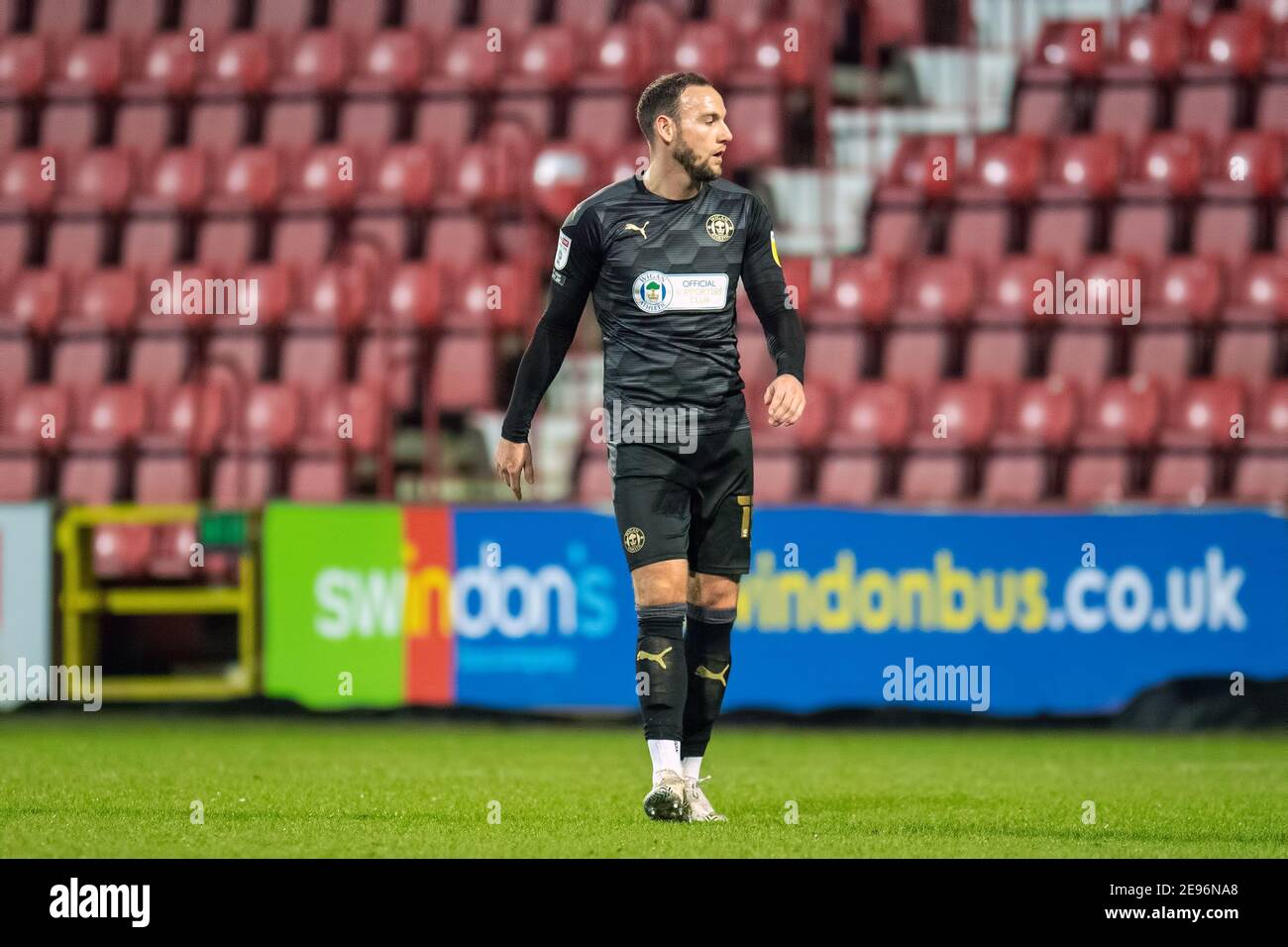 Swindon, Royaume-Uni. 02 février 2021. DaN Gardner #15 de Wigan Athletic à Swindon, Royaume-Uni le 2/2/2021. (Photo de Gareth Dalley/News Images/Sipa USA) Credit: SIPA USA/Alay Live News Banque D'Images