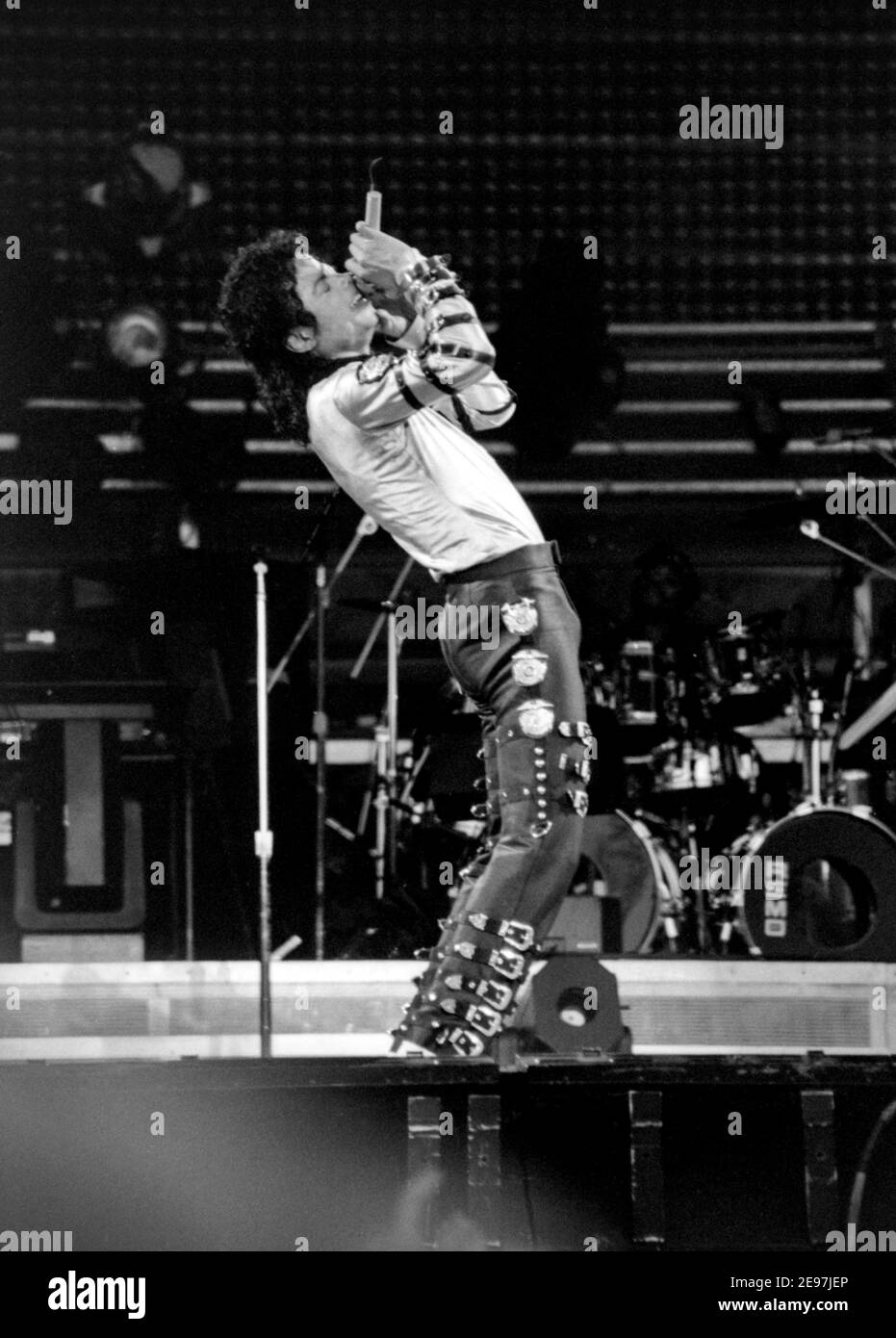 ROTTERDAM, PAYS-BAS - JUIN 05,1988 : Michael Jackson en direct sur scène à Rotterdam lors de son «mauvais tour du monde». Banque D'Images