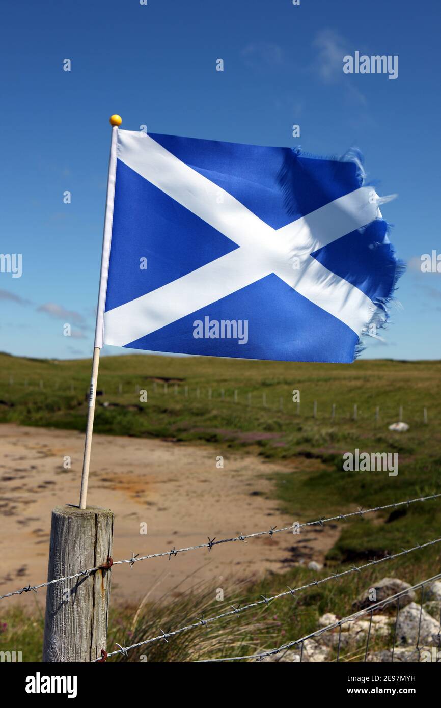 Saltire écossais sur l'île de Coll dans l'intérieur Hebrides d'Écosse Banque D'Images