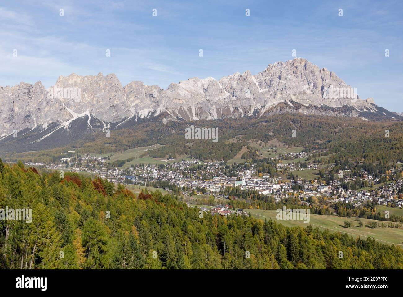 Couleur d'automne dans les Dolomites près de Cortina d'Ampezzo, Italie Banque D'Images