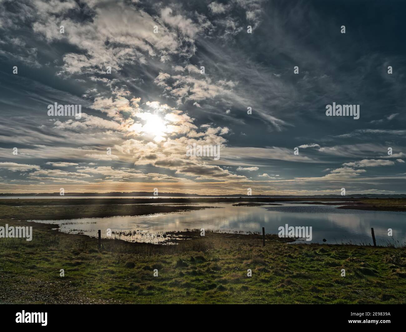 Panorama d'Oddesund sur un fjord dans la région rurale du Danemark Banque D'Images