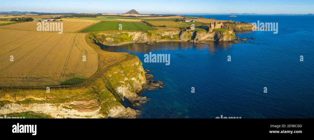 Château de Tantallon, Oxroad Bay, East Lothian, Écosse, Royaume-Uni Banque D'Images