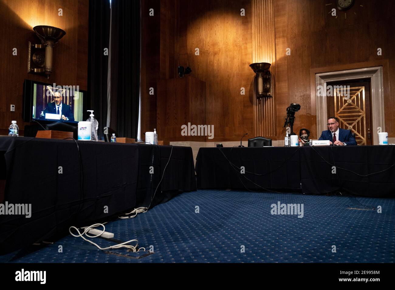 Washington, États-Unis. 03ème février 2021. Miguel A. Cardona parle lors de son audition de confirmation pour être secrétaire de l'éducation au Comité sénatorial de la santé, de l'éducation, du travail et des pensions à Capitol Hill à Washington, DC, le mercredi 3 février 2021. Photo de piscine par Anna Moneymaker/UPI crédit: UPI/Alay Live News Banque D'Images