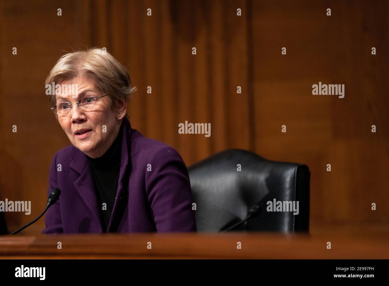 Washington, États-Unis. 03ème février 2021. La sénatrice Elizabeth Warren, D-Mass., parle lors d'une audition avec le comité sénatorial de la santé, de l'éducation, du travail et des pensions pour examiner la nomination de Miguel A. Cardona, du Connecticut, au poste de secrétaire à l'éducation à Capitol Hill à Washington, DC, le mercredi 3 février 2021. Photo de piscine par Anna Moneymaker/UPI crédit: UPI/Alay Live News Banque D'Images