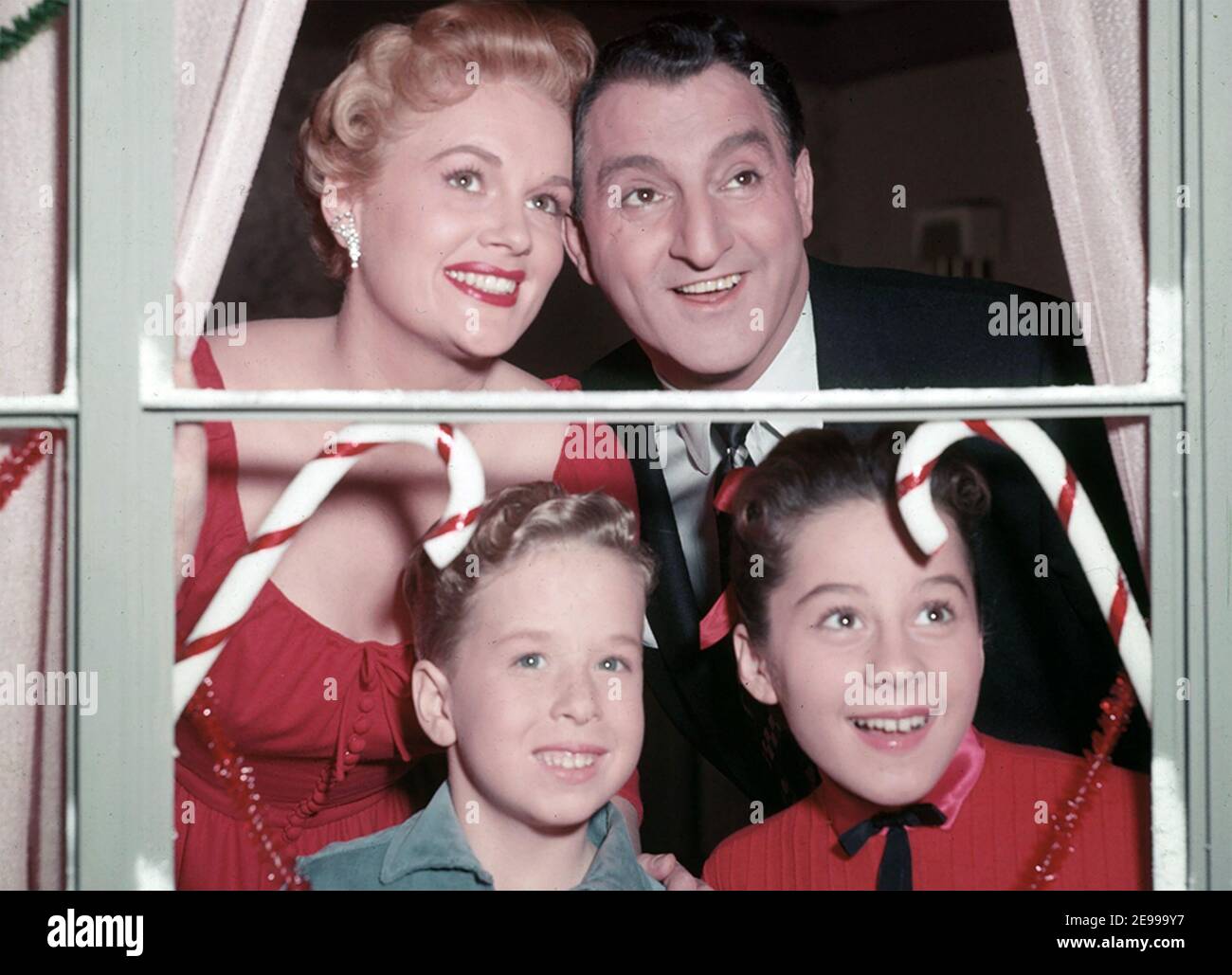 FAITES DE LA PLACE POUR LE DADDY aka The Danny Thomas Show 1953-1964 ABC/CBS American TV series avec Jean Hagen et Danny Thomas En haut et en bas Rusty Hamer à gauche et Sherry Jackson Banque D'Images