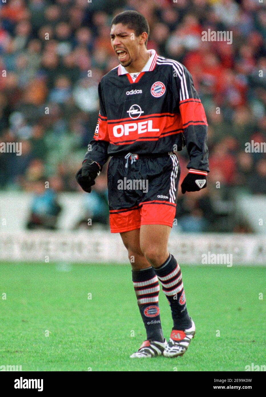 GIOVANE ELBER FC BAYERN MUNICH 02 Février 2000 Photo Stock - Alamy