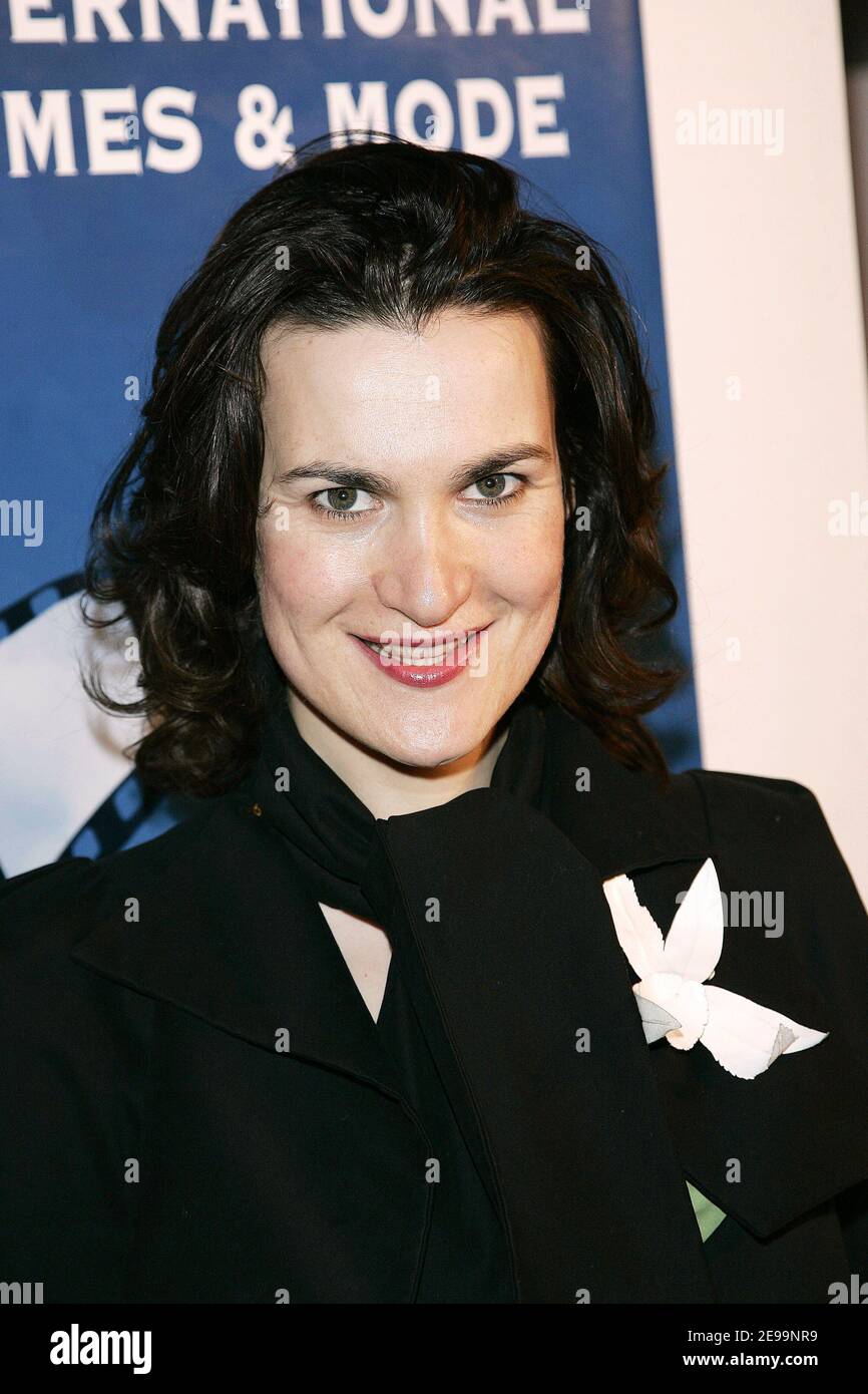 L'actrice française Armelle Lasniak participe au 1er festival international du cinéma, des costumes et des modes à l'espace Pierre Cardin à Paris, en France, le 31 mars 2006. Photo de Laurent Zabulon/ABACAPRESS.COM. Banque D'Images