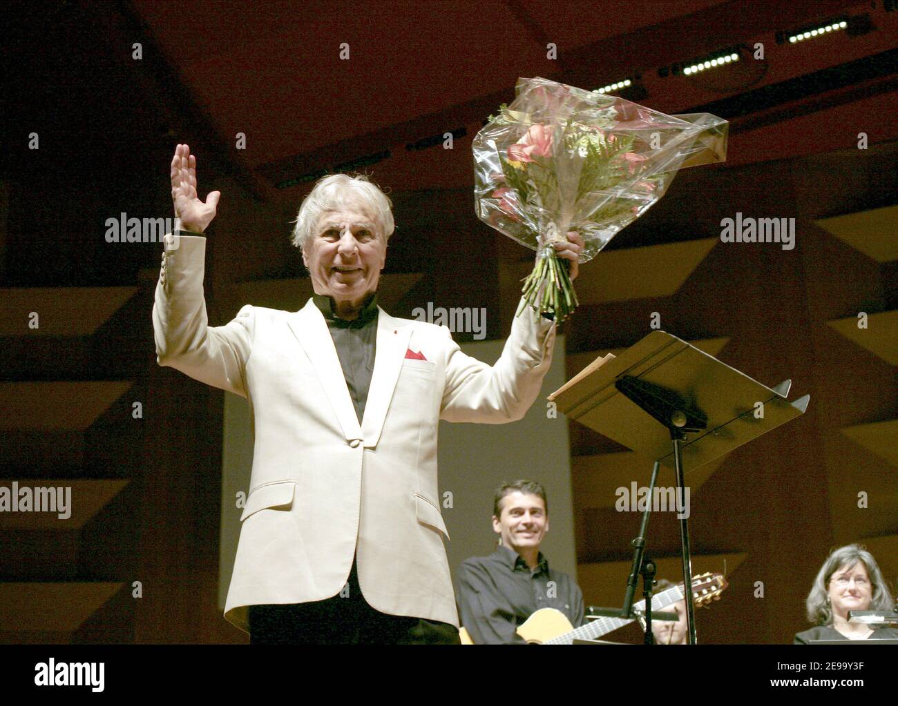 Le compositeur d'écran Maurice Jarre se produit à l'Orchestre National de Lyon, à Lyon, en France, le 20 avril 2006. Il célèbre son 82e anniversaire. Photo de Vincent Dargent/ABACAPRESS.COM Banque D'Images