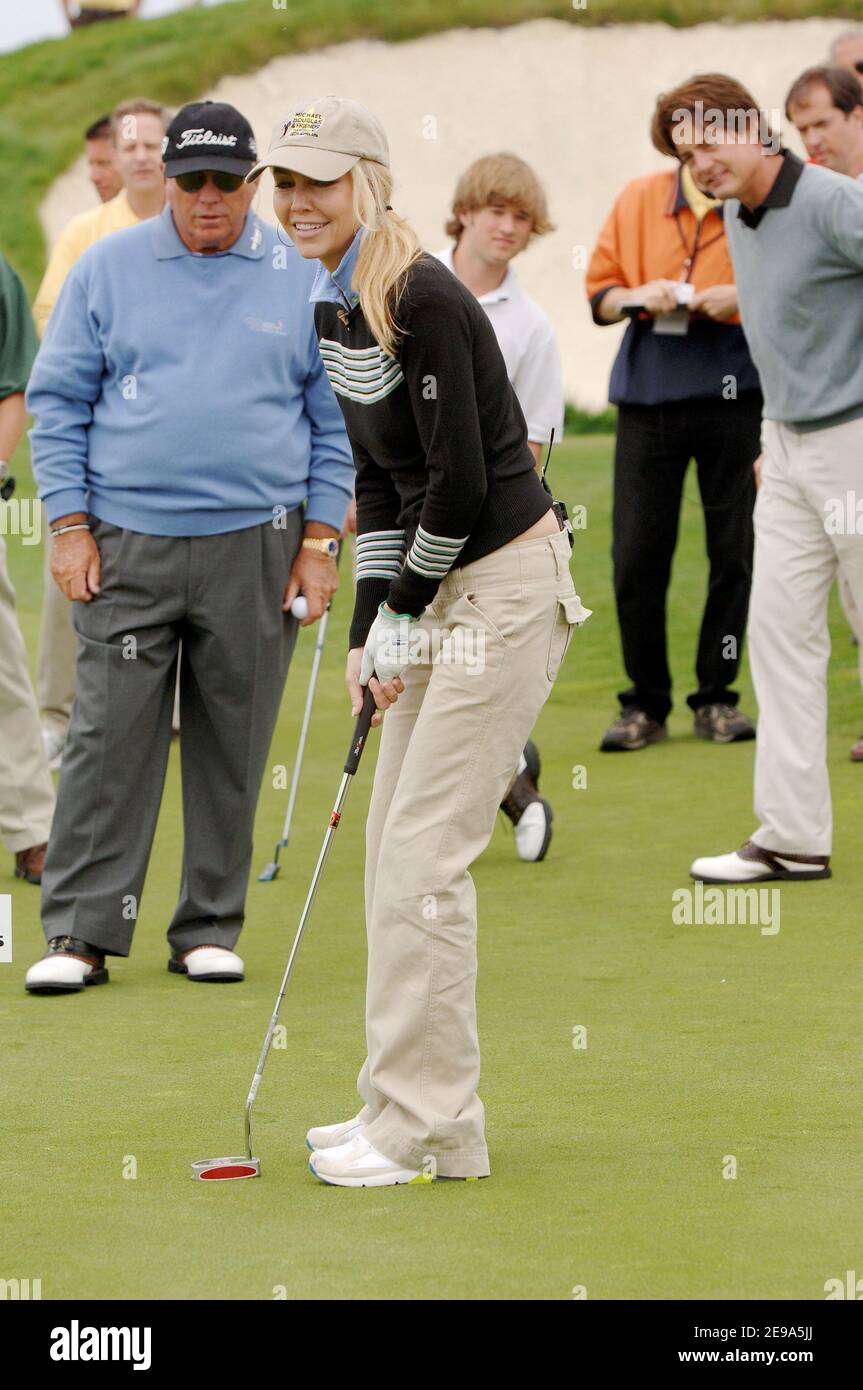 Heather Locklear participe au 8e parcours de golf annuel Michael Douglas Celebrity au Trump National Golf Club, à Los Angeles, CA, USA, le 7 mai 2006. Photo de Lionel Hahn/ABACAPRESS.COM Banque D'Images