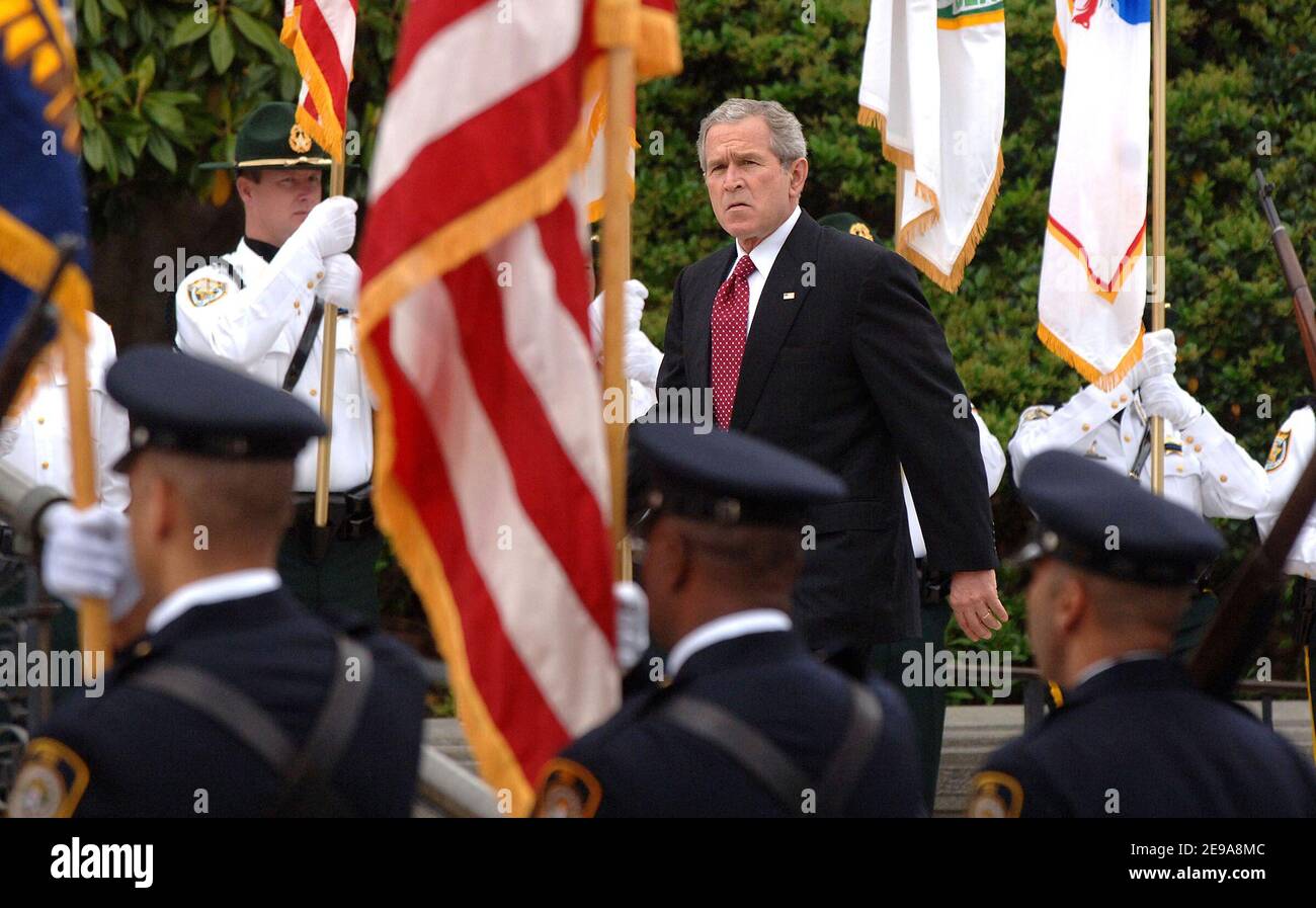 LE président AMÉRICAIN George W. Bush assiste au 25e service commémoratif annuel des officiers de la paix sur la pelouse ouest du Capitole des États-Unis le 15 mai 2006 à Washington, DC. Photo par Olivier Douliery /ABACAPRESS.COM Banque D'Images