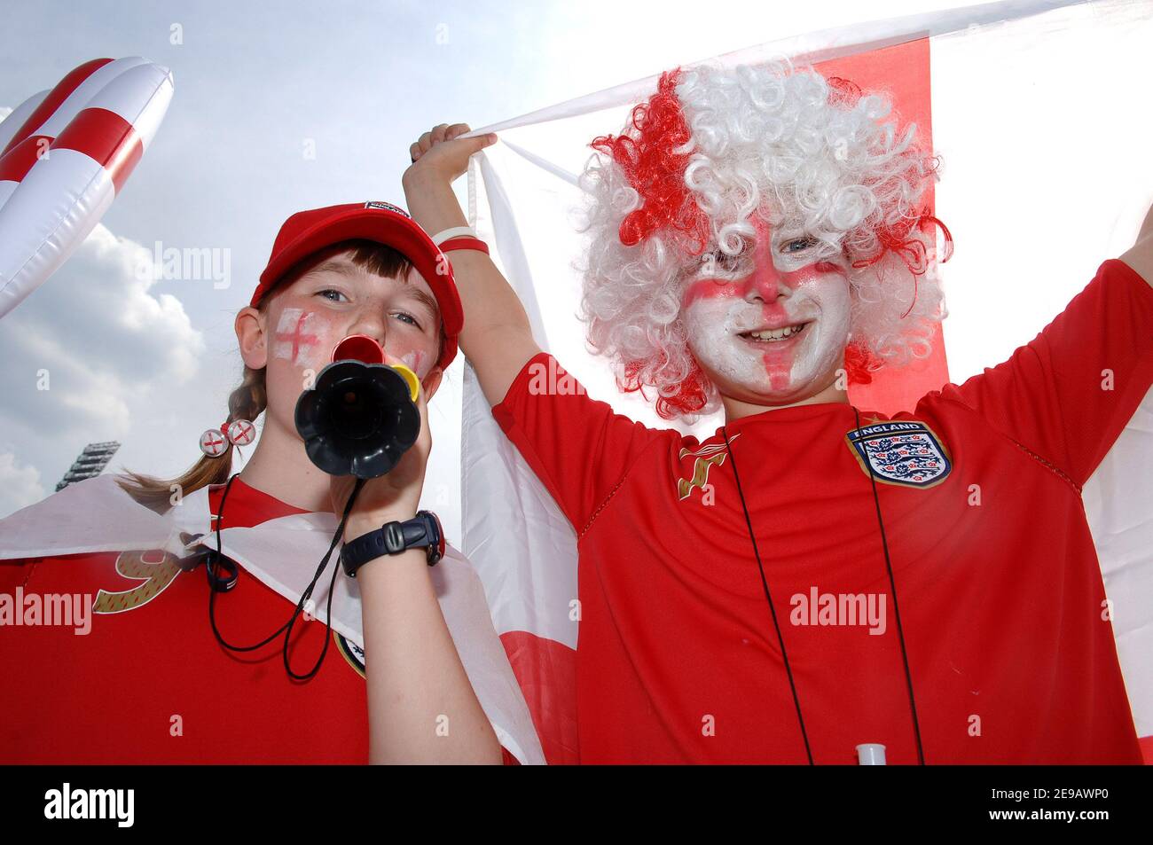Les fans d'Angleterre photographiés avant la coupe du monde 2006, Groupe B, match Angleterre contre Trinité-et-Tobago à Nuremberg, Allemagne, le 15 juin 2006. Photo de Gouhier-Hahn-Orban/Cameleon/ABACAPRESS.COM Banque D'Images