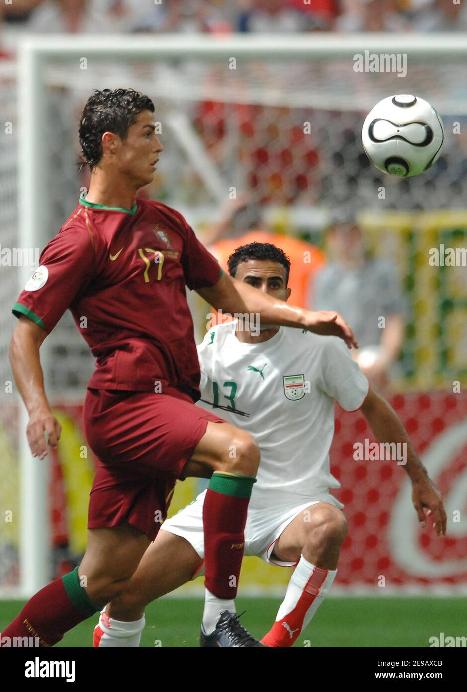 Cristiano Ronaldo du Portugal en action pendant la coupe du monde 2006, le  Portugal contre l'Iran au stade de la coupe du monde de la Fifa à  Francfort, en Allemagne, le 17