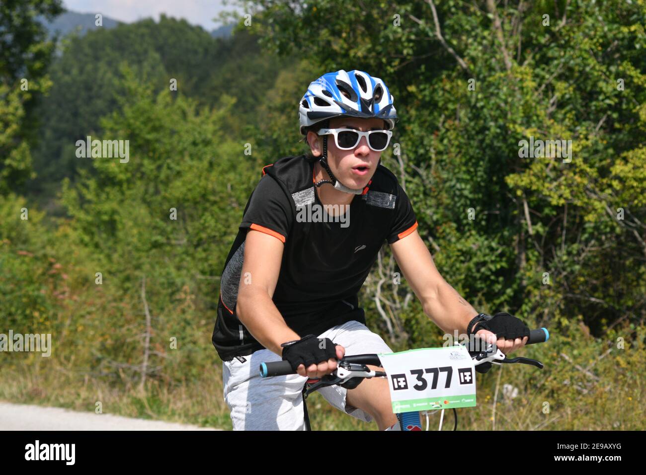 Mavrovo, Macédoine, septembre 08 2020. La course de vélo d'essai a eu lieu dans le terrain vallonné de Mavrovo, pour les cyclistes professionnels et amateurs. Banque D'Images