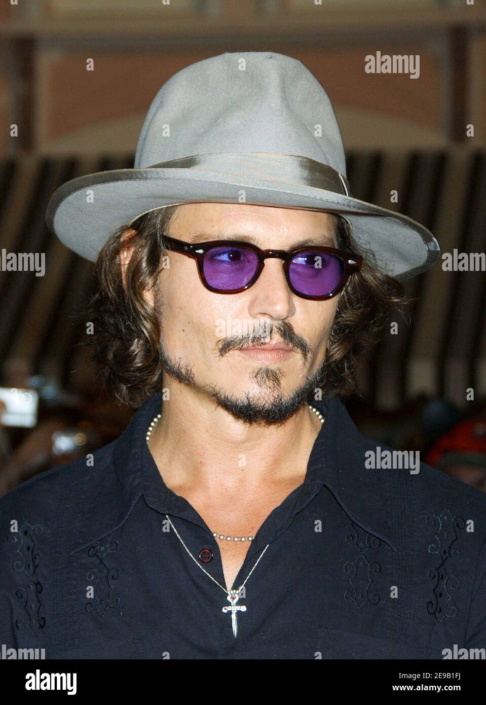 Johnny Depp participe à la première mondiale de Pirates des Caraïbes: Dead Man's Chest à Disneyland à Anaheim, Californie, le 24 juin 2006. Photo de Fiona Spring/ABACAPRESS.COM Banque D'Images