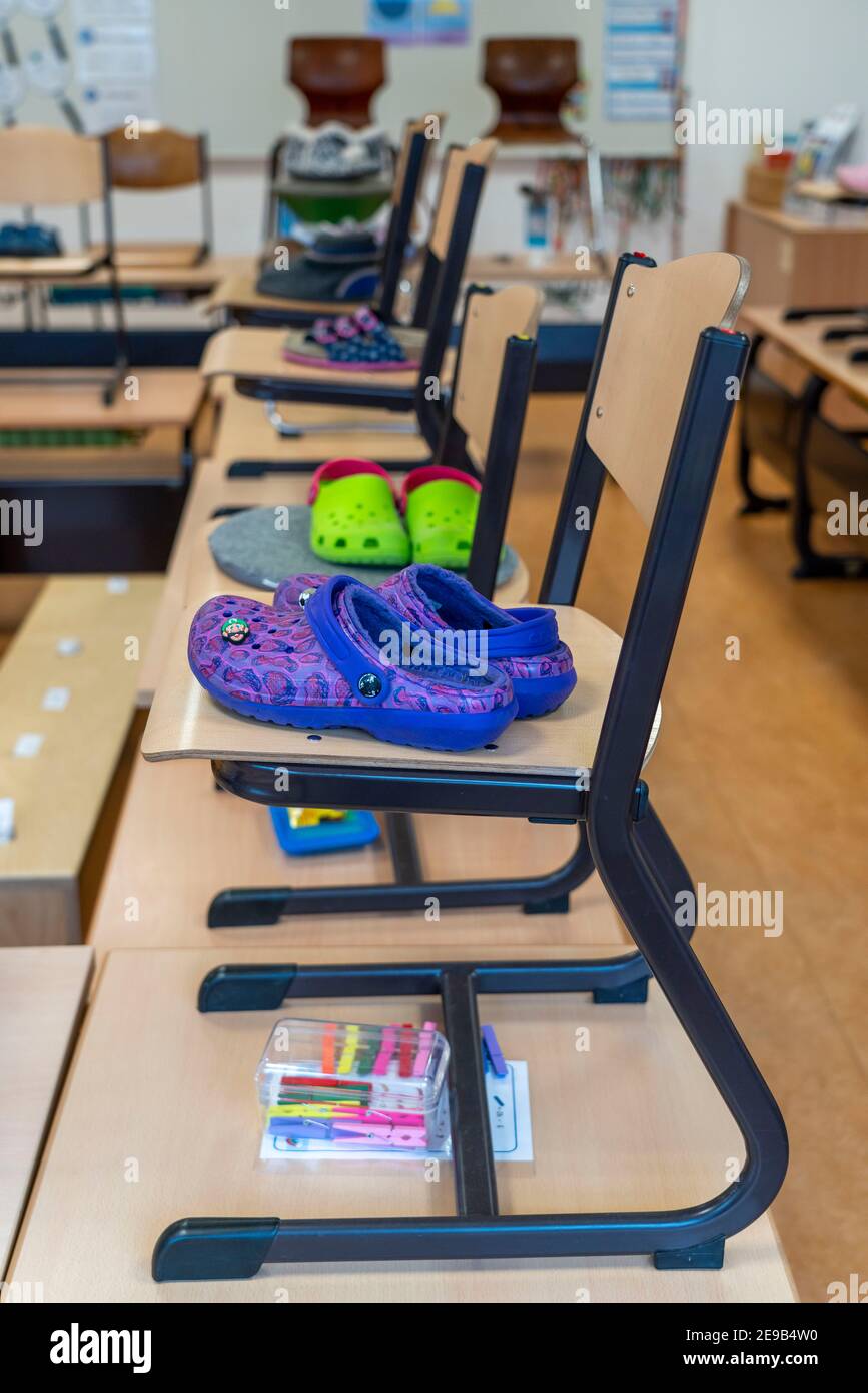 École primaire, salle de classe de 3e année, école moderne équipée, nouveau bâtiment, vide, pendant le confinement en janvier 2021, les élèves apprennent surtout à la maison, NRW, G. Banque D'Images