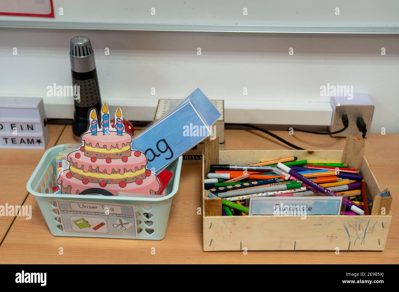École primaire, école moderne équipée, nouveau bâtiment, vide, pendant le confinement en janvier 2021, les élèves apprennent surtout à la maison, NRW, Allemagne, Banque D'Images