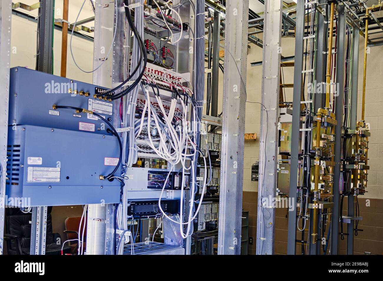 Dans le bureau de téléphone distant montre l'équipement téléphonique monté en rack. Banque D'Images