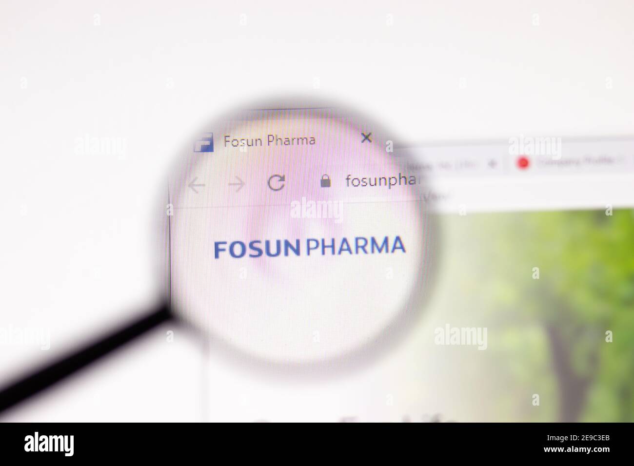 Los Angeles, Etats-Unis - 1er février 2021 : page du site Internet de Fosun Pharma. FosunPharma.com logo sur l'écran, illustration Editorial Banque D'Images