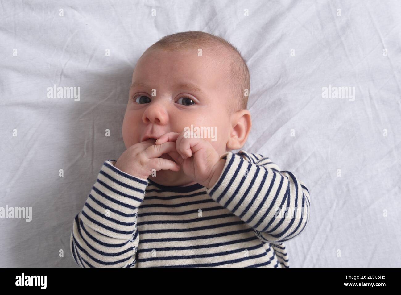 Sucer Le Doigt Banque D Image Et Photos Alamy Sucer Le Doigt Banque D Image Et Photos Alamy