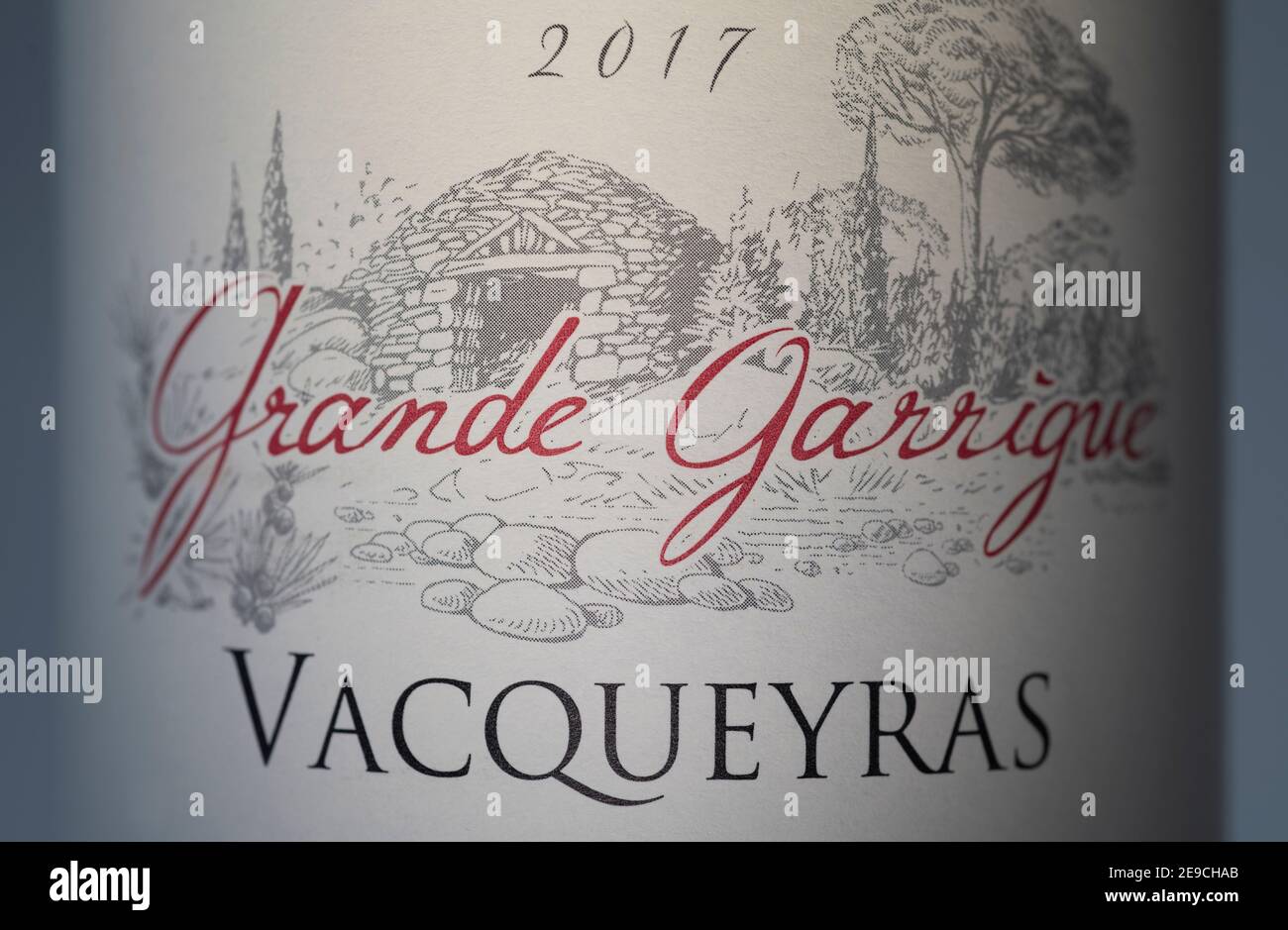 Grande Garrigue Vacqueyras 2017 Sud Français Vallée du Rhône Alain Jaume gros plan sur l'étiquette de vin Banque D'Images