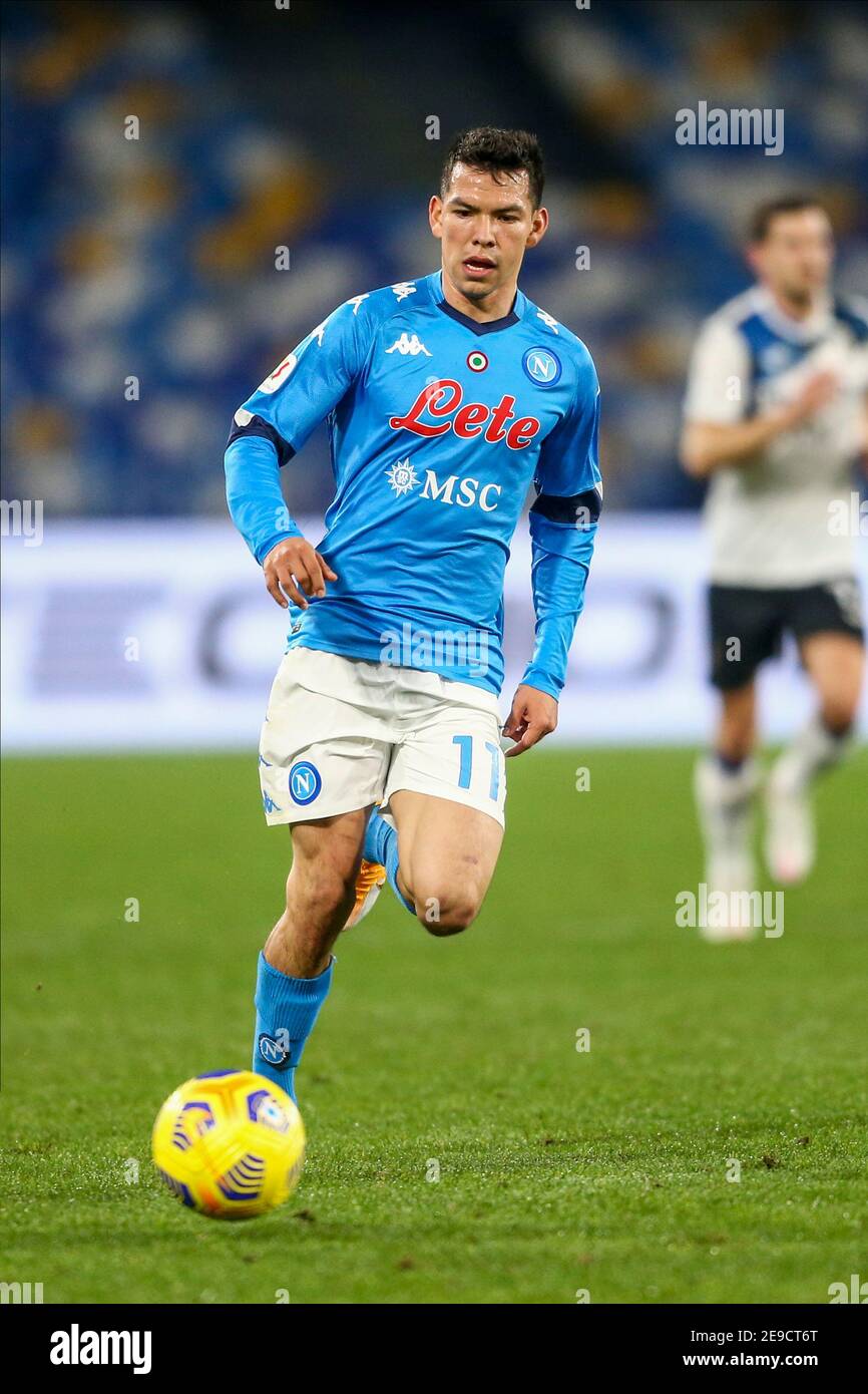 Le buteur mexicain de SSC Napoli Hirving Lozano contrôle le ballon lors du match de football de la coupe d'Italie entre SSC Napoli et Atalanta BC au stade Diego Armando Maradona, Naples, Italie, le 03 février 2021 Banque D'Images Le buteur mexicain de SSC Napoli Hirving Lozano contrôle le ballon lors du match de football de la coupe d'Italie entre SSC Napoli et Atalanta BC au stade Diego Armando Maradona, Naples, Italie, le 03 février 2021 Banque D'Images