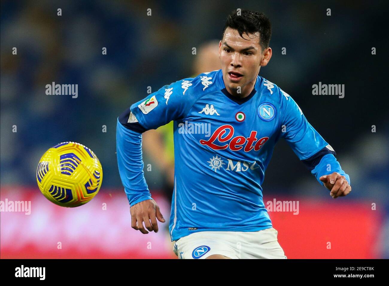 Le buteur mexicain de SSC Napoli Hirving Lozano regarde le ballon lors du match de football de la coupe d'Italie entre SSC Napoli et Atalanta BC au stade Diego Armando Maradona, Naples, Italie, le 03 février 2021 Banque D'Images Le buteur mexicain de SSC Napoli Hirving Lozano regarde le ballon lors du match de football de la coupe d'Italie entre SSC Napoli et Atalanta BC au stade Diego Armando Maradona, Naples, Italie, le 03 février 2021 Banque D'Images