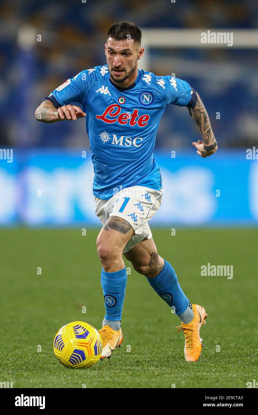 Le buteur italien Matteo Politano de SSC Napoli contrôle le ballon lors du match de football de la coupe d'Italie entre SSC Napoli et Atalanta BC au stade Diego Armando Maradona, Naples, Italie, le 03 février 2021 Banque D'Images Le buteur italien Matteo Politano de SSC Napoli contrôle le ballon lors du match de football de la coupe d'Italie entre SSC Napoli et Atalanta BC au stade Diego Armando Maradona, Naples, Italie, le 03 février 2021 Banque D'Images