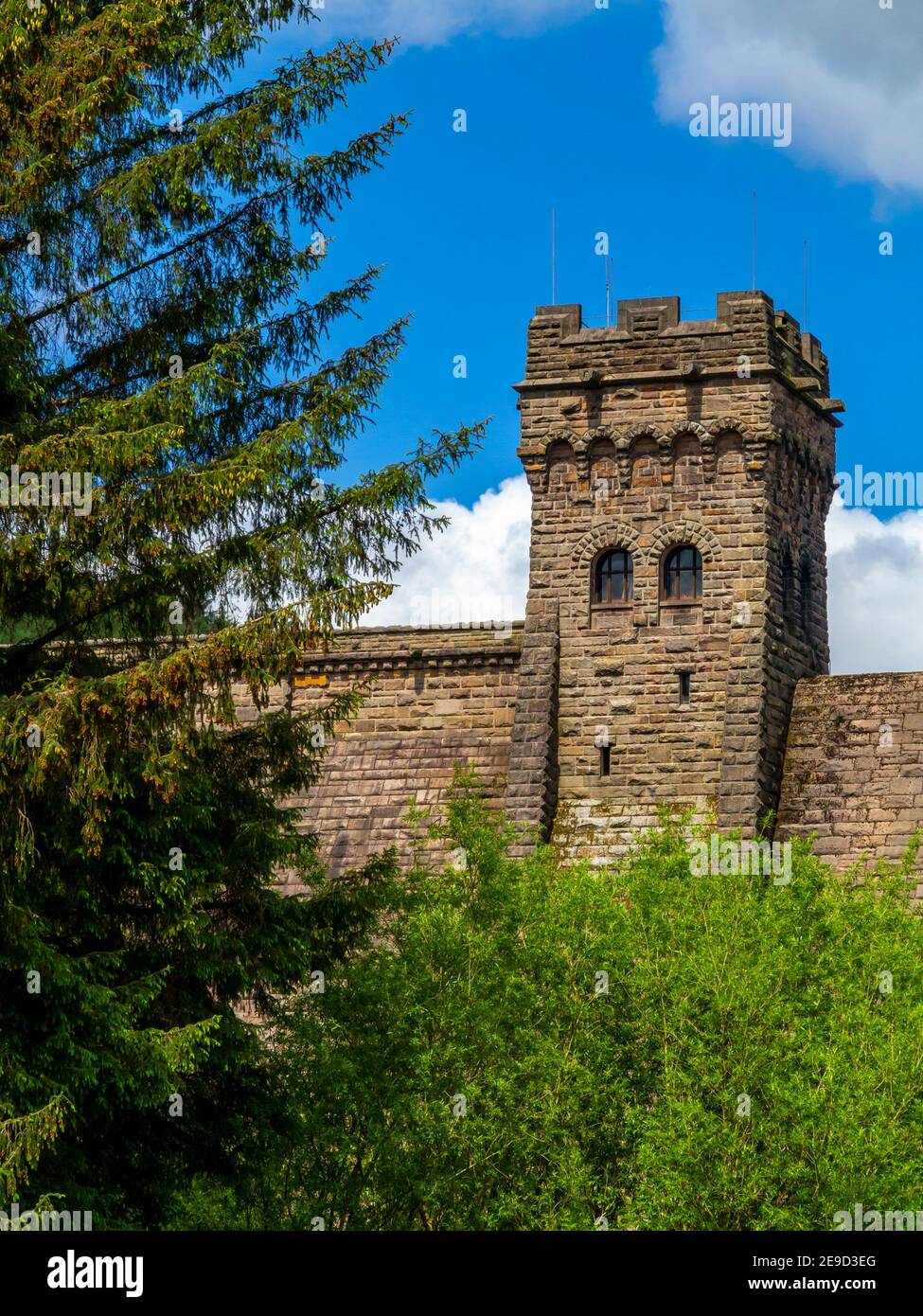 Le barrage Derwent sur la rivière Derwent dans le pic Parc national de district Derbyshire Angleterre Royaume-Uni construit entre 1902 et 1916 Banque D'Images