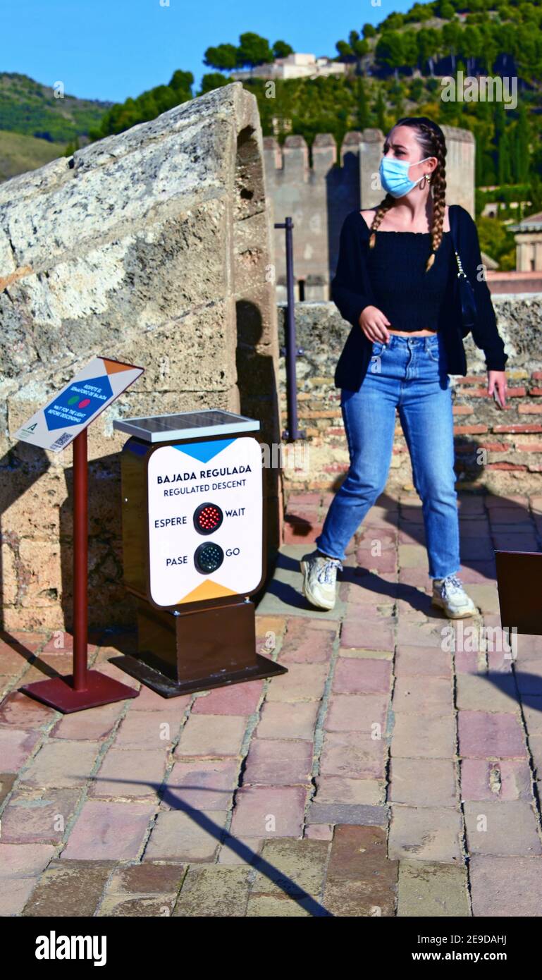 Protection de la santé à l'Alhambra en raison de la pandémie de Corona, Espagne, Andalousie, Grenade Banque D'Images Protection de la santé à l'Alhambra en raison de la pandémie de Corona, Espagne, Andalousie, Grenade Banque D'Images
