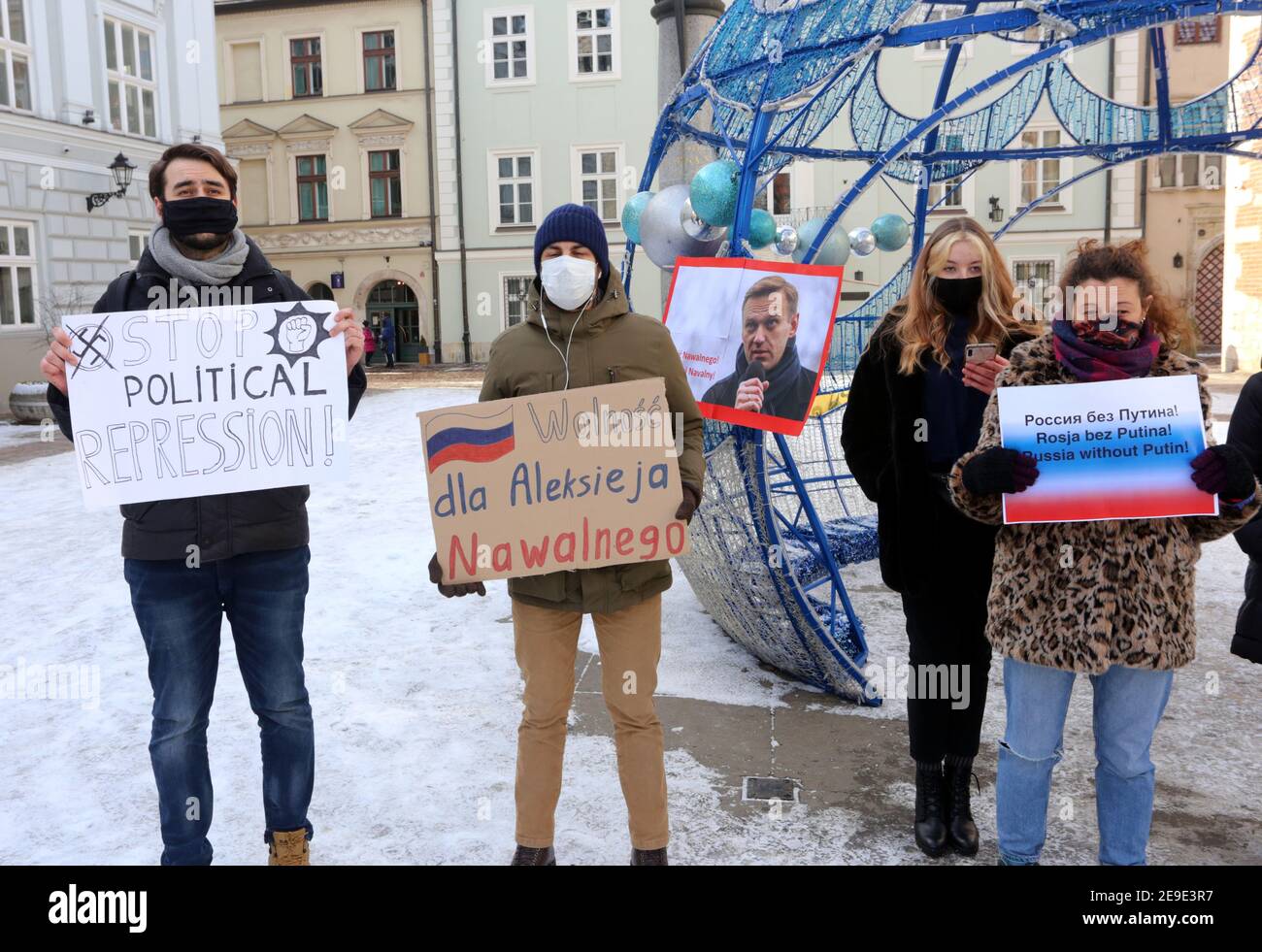 Cracovie. Cracovie. Pologne. Les Russes vivant en Pologne et leurs amis polonais lors d'un rassemblement politique en faveur du leader de l'opposition Alexei Navalny en Cr Banque D'Images