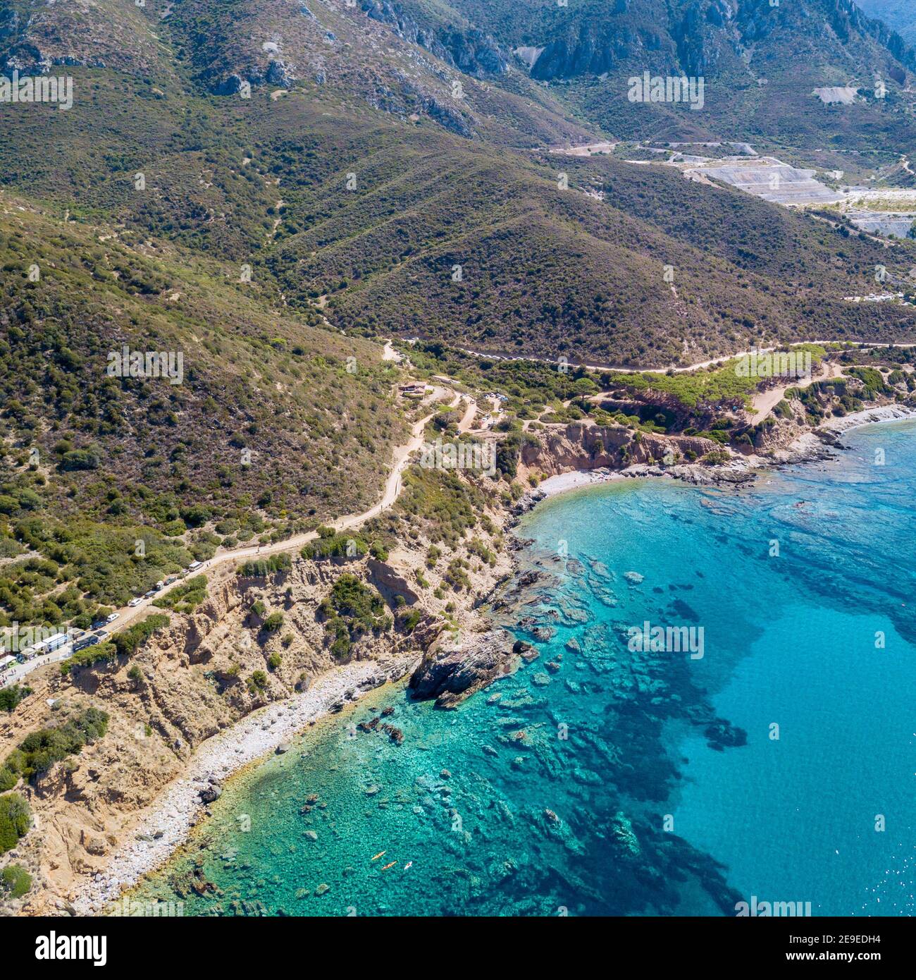 Vue aérienne du littoral de la Sardaigne, Italie. Banque D'Images