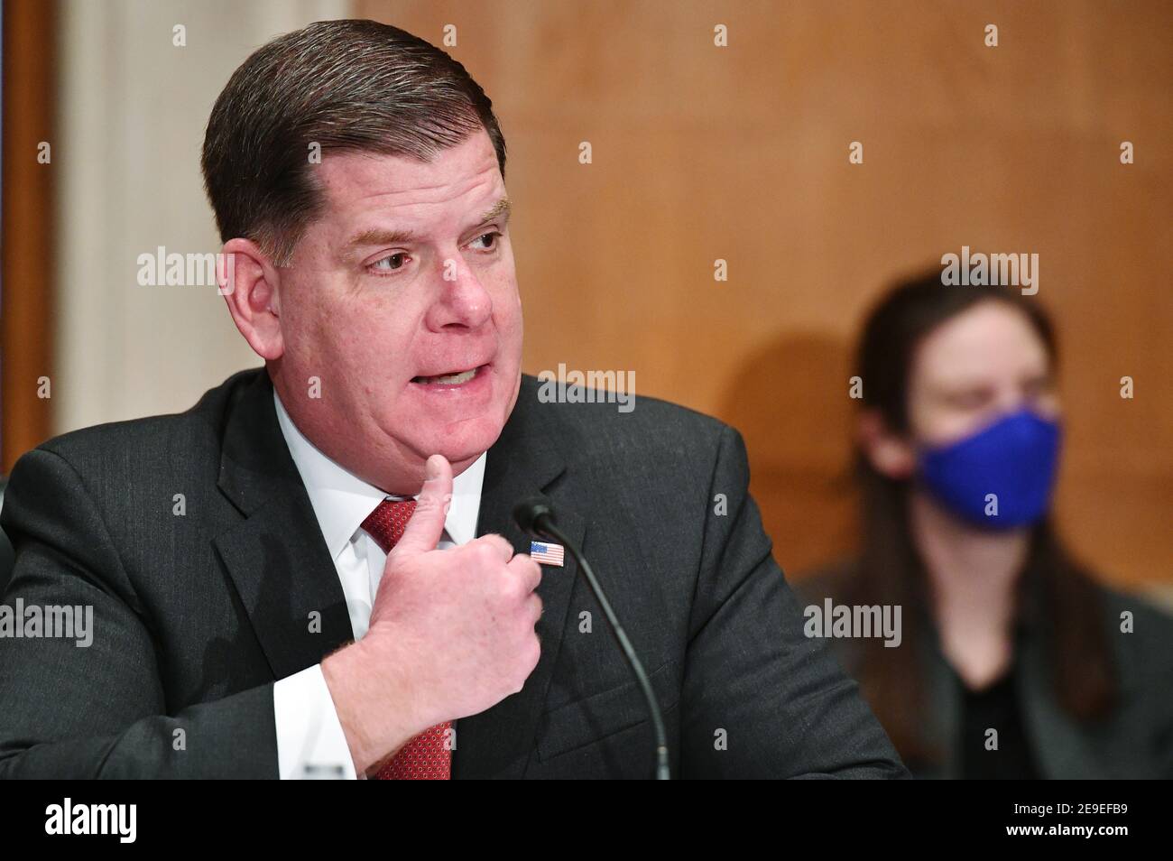 Washington, États-Unis. 04e fév. 2021. Marty Walsh témoigne devant le Comité sénatorial de la santé, de l'éducation, du travail et des pensions de sa nomination au poste de prochain secrétaire au travail, dans l'édifice Dirksen du Bureau du Sénat à Capitol Hill, Washington, DC, le 4 février 2021. (Photo de Mandel Ngan/Pool/Sipa USA) crédit: SIPA USA/Alay Live News Banque D'Images