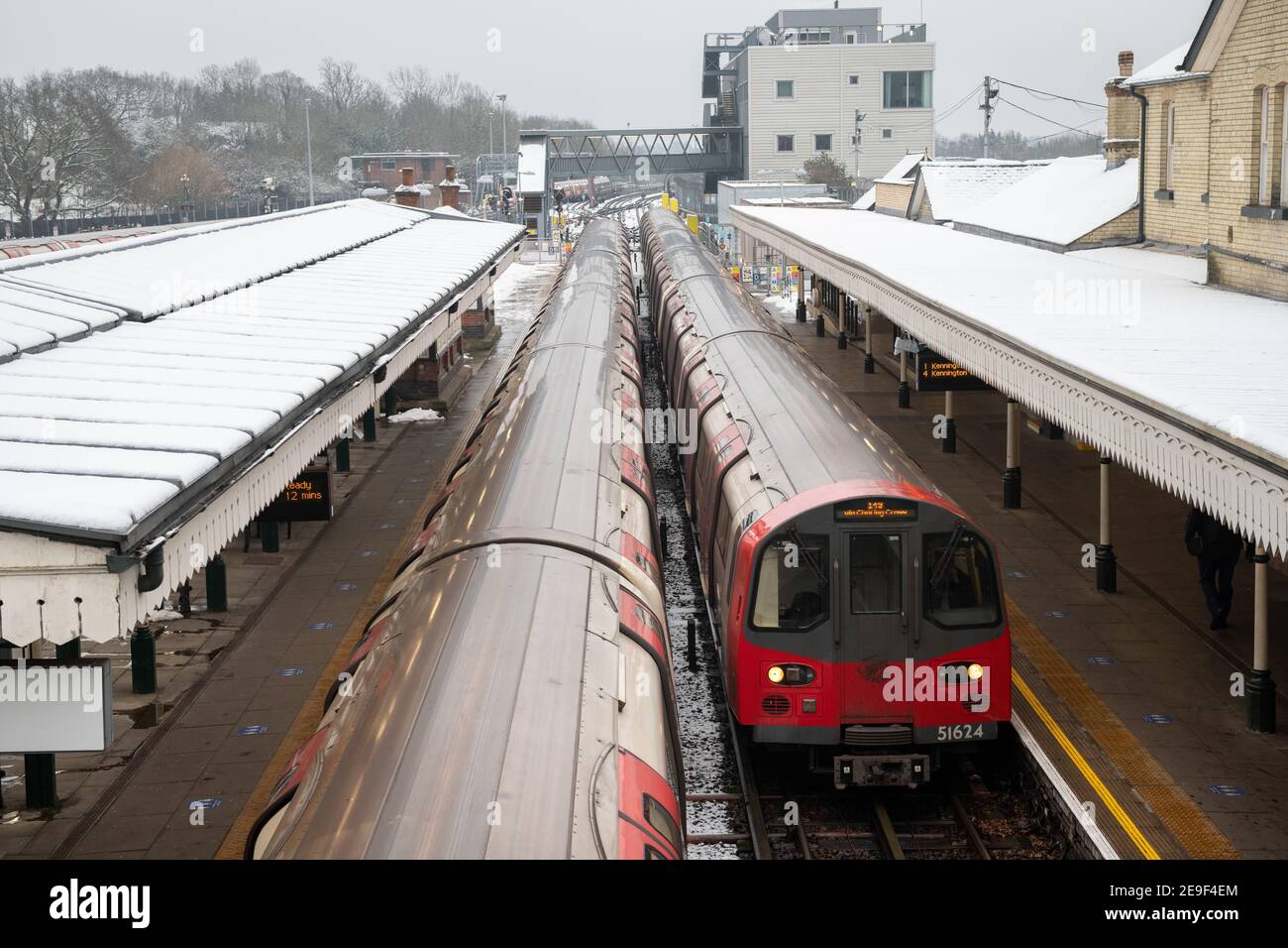 Neige de Londres. Gare de High Barnett, Northern Line. 24 janvier 2021. Banque D'Images