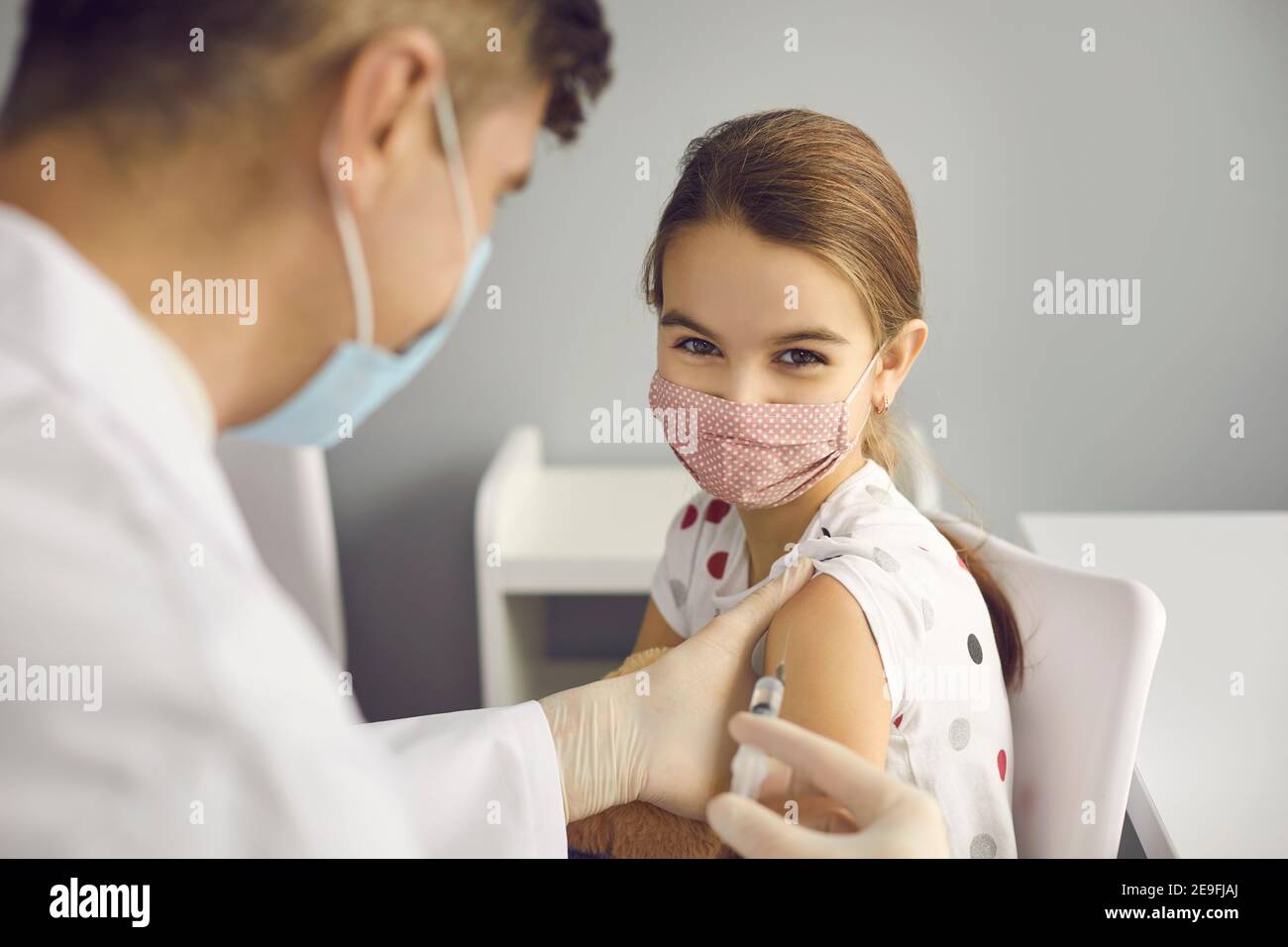 Concept de vaccination contre le coronavirus pour les enfants Banque D'Images