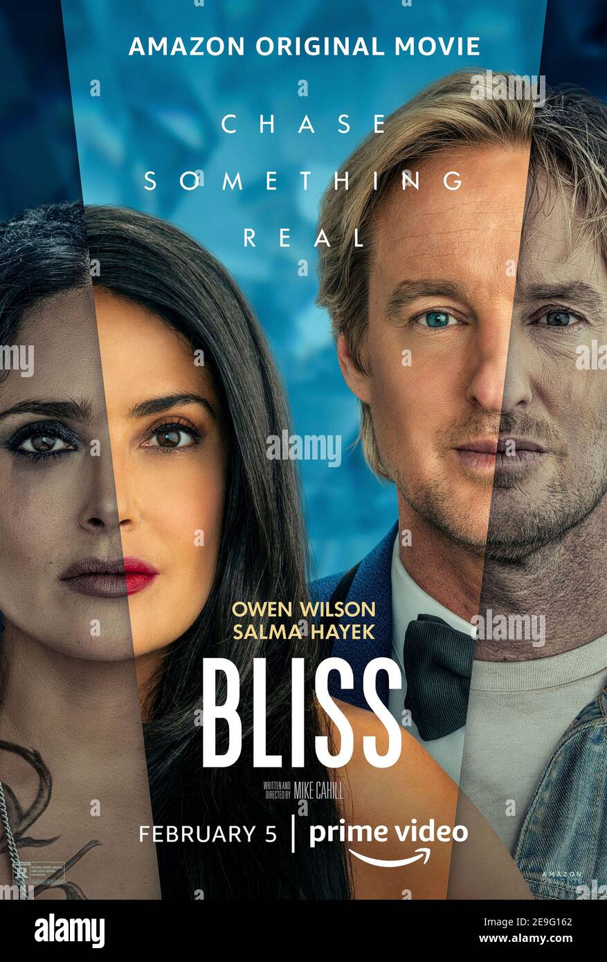 Bliss (2021) dirigé par Mike Cahill et mettant en vedette Owen Wilson, Salma Hayek et Nesta Cooper. Un divorcé rencontre une femme convaincue que le monde qui les entoure est une simulation informatique. Banque D'Images
