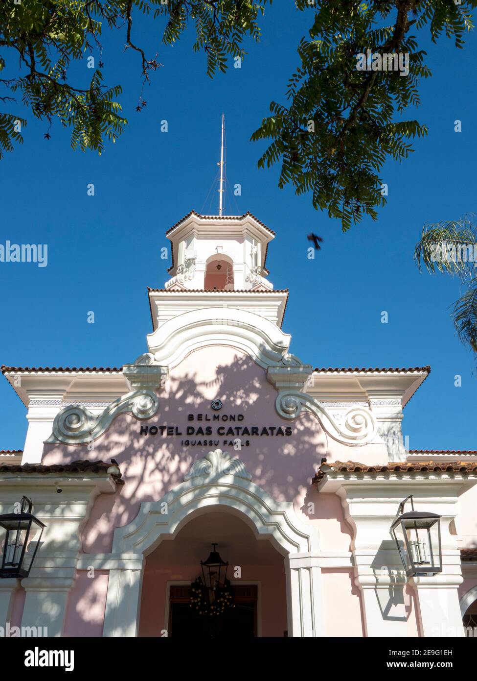 Vue sur le Belmond Hotel das Cataratas, les chutes d'Iguazú, Cataratas do Iguaçu, Paraná, Brésil. Banque D'Images