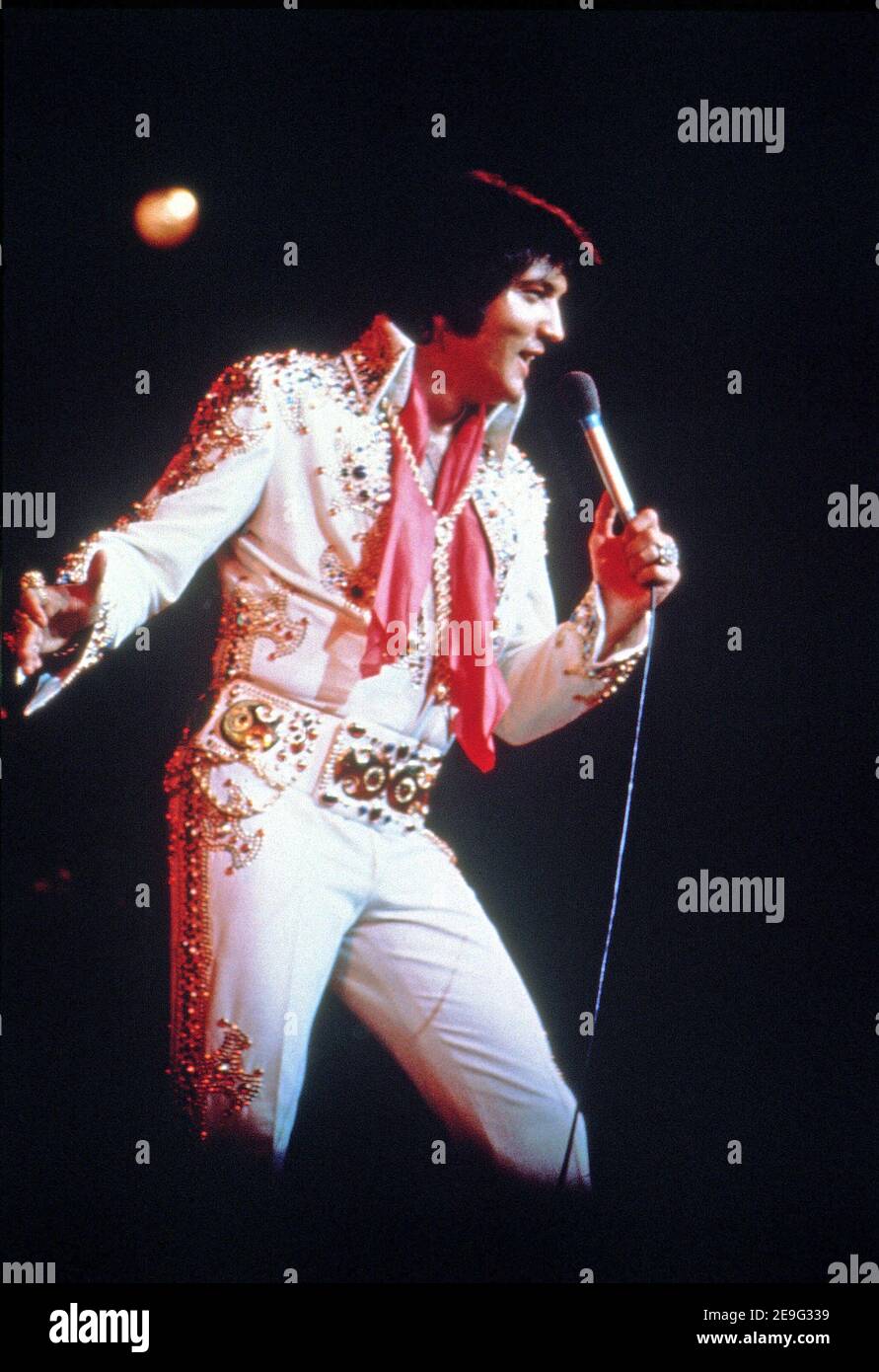 ELVIS PRESLEY (1935-1977) chanteur et acteur américain en 1972. Banque D'Images