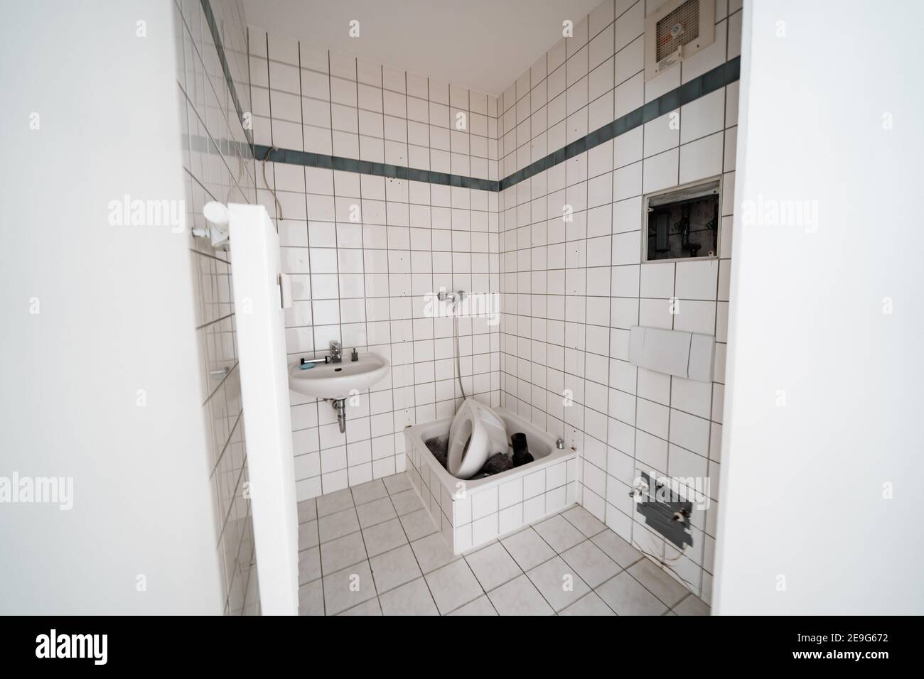 une salle de bains dans un appartement en construction Banque D'Images