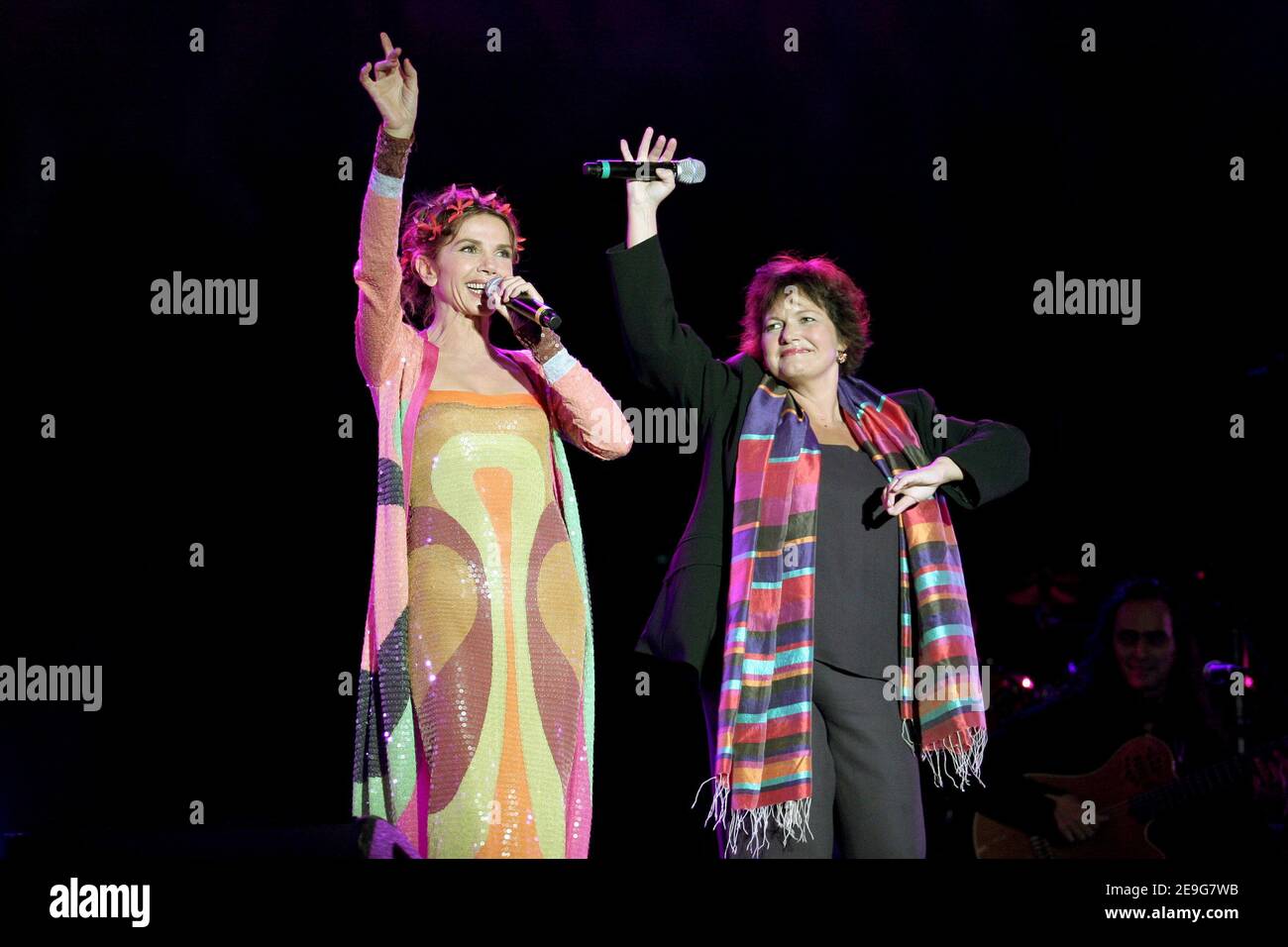 L'actrice et chanteuse espagnole Victoria Abril se produit en direct pendant le Festival Muzik'elles à Meaux, près de Paris, le 23 septembre 2006. Photo par Olivier Vadrot/ABACAPRESS.COM Banque D'Images