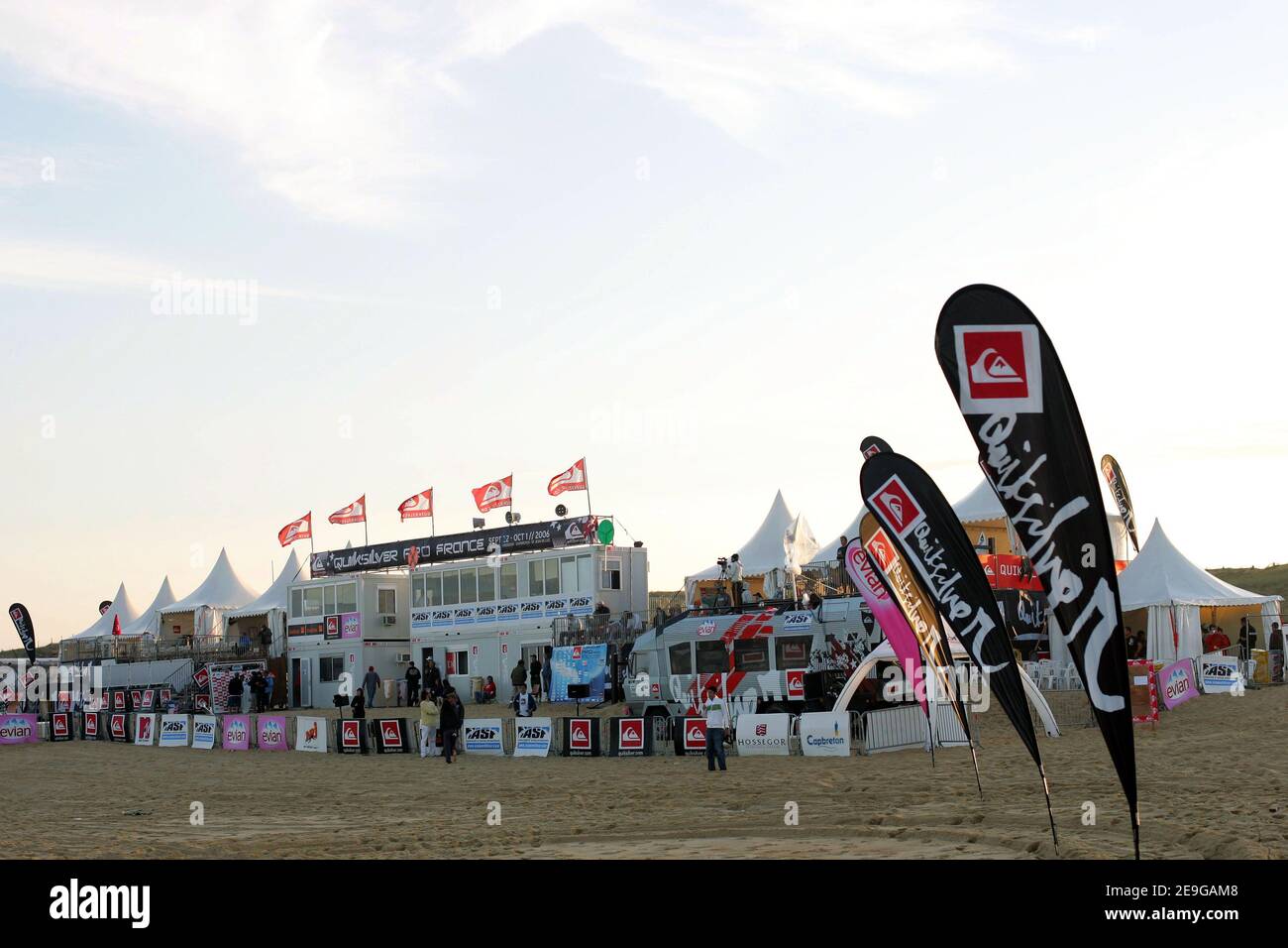 Atmosphère pendant le Quiksilver Pro France, qui fait partie de l'ASP Homme Champion du monde Tour de surf à Hossegor sur la côte sud-ouest de la France le 29 septembre 2006. Photo de Manuel Blondeau/Cameleon/ABACAPRESS.COM Banque D'Images