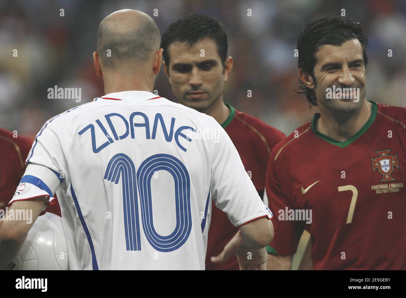 Zinedine Zidane en France lors de la demi-finale de la coupe du monde 2006, la France contre le Portugal au stade Allianz-Arena de Munich, en Allemagne, le 5 juillet 2006. La France a gagné 1-0 et a avancé à la finale. Photo de Christian Liewig/ABACAPRESS.COM Banque D'Images
