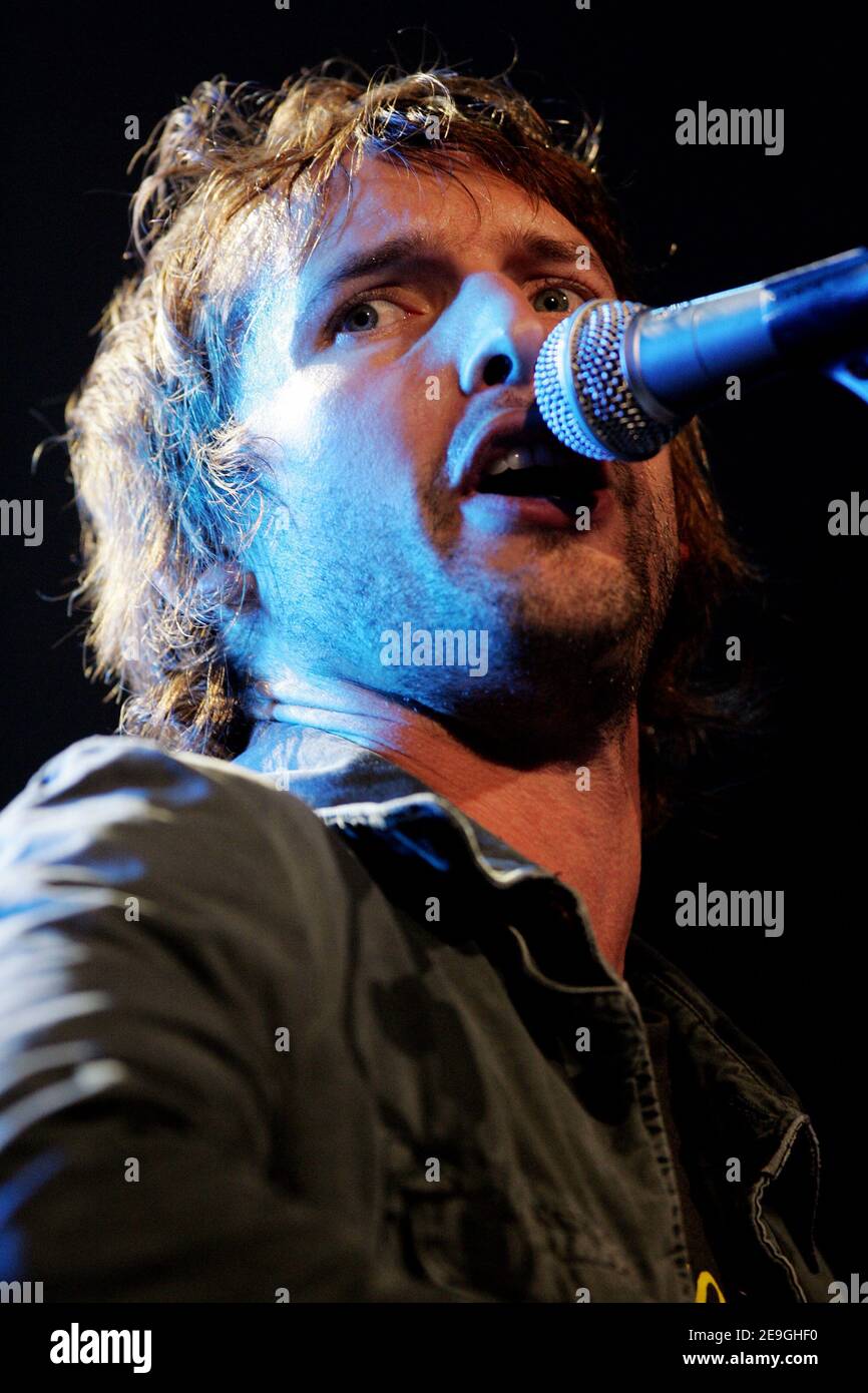 Le chanteur britannique James Blunt se produit en direct au 'Zénith' à Paris, en France, le 10 juillet 2006. Photo de Mehdi Taamallah/ABACAPRESS.COM Banque D'Images