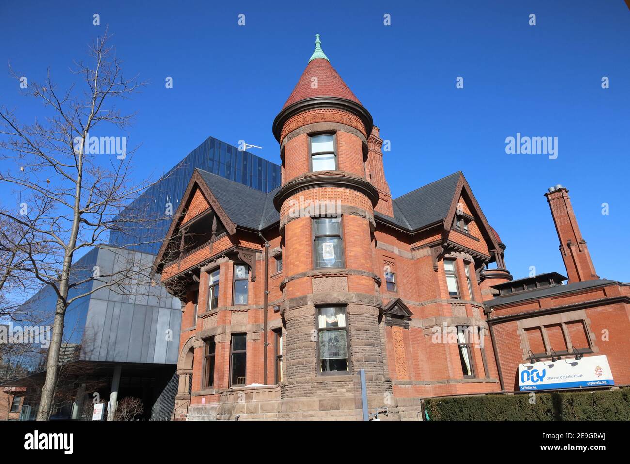 Campus de l'Université de Toronto, anciens bâtiments traditionnels, Centre Newman pour étudiants catholiques Banque D'Images