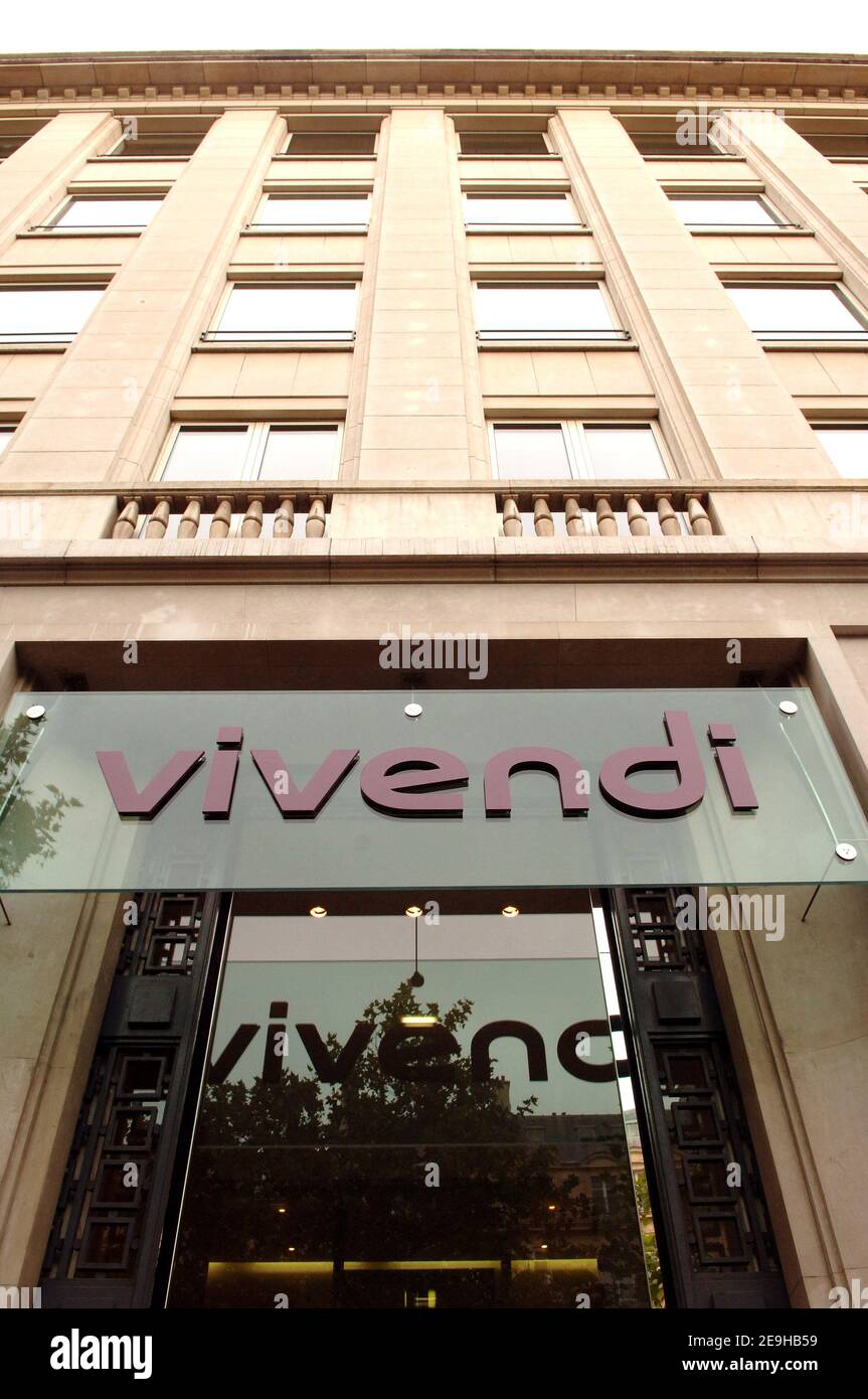 Jean-Bernard Levy, Président du Directoire de Vivendi, donne une conférence préparatoire pour annoncer la bonne performance de son groupe pour le premier semestre 2006 avec une augmentation de 10,9 % du revenu net ajusté, à Paris, en France, le 7 septembre 2006. Photo de Christophe Guibbbaud/ABACAPRESS.COM Banque D'Images