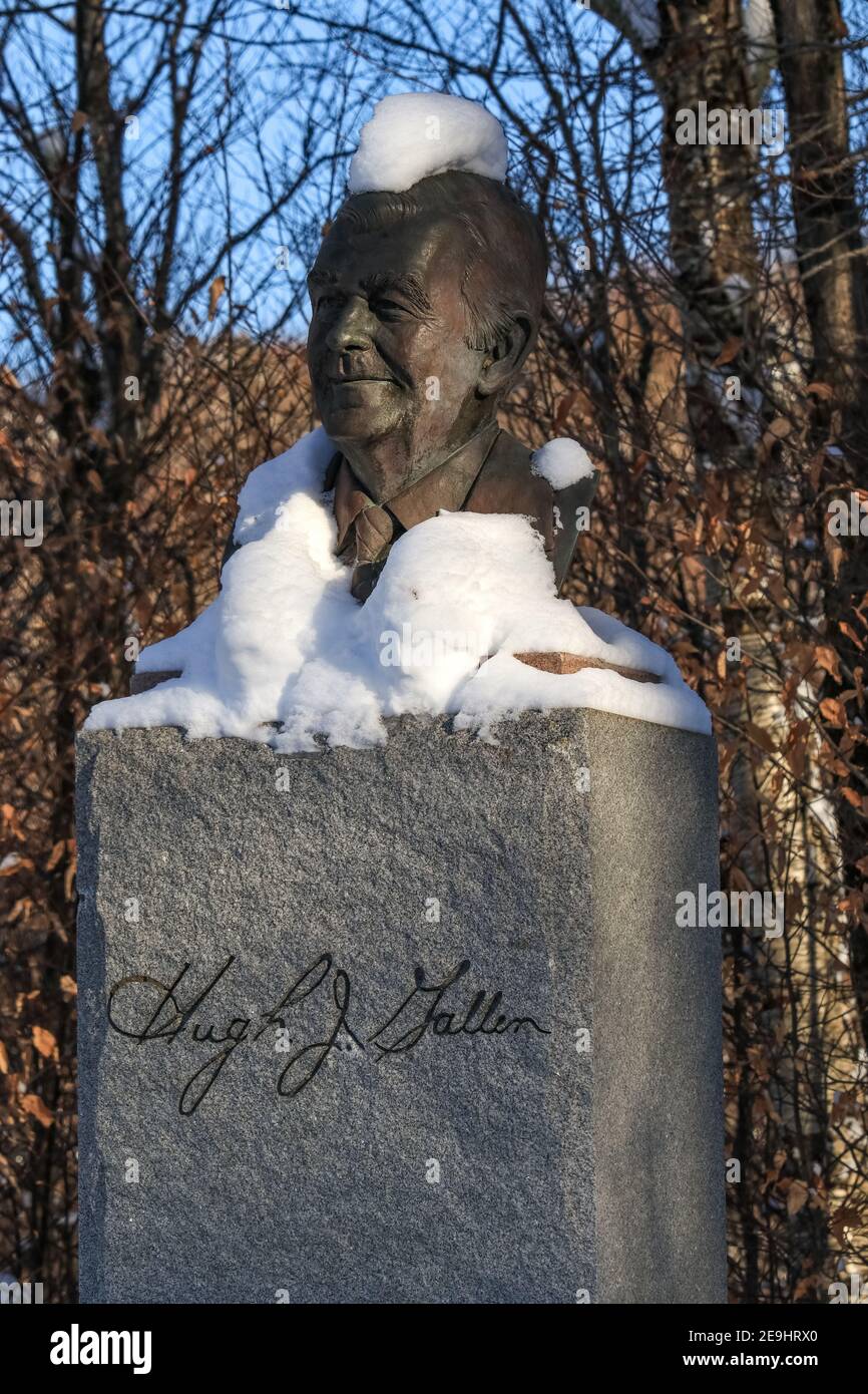 Statue du juge Hugh Gallen avec de la neige sur sa tête à Franconia Notch, New Hampshire, Etats-Unis Banque D'Images