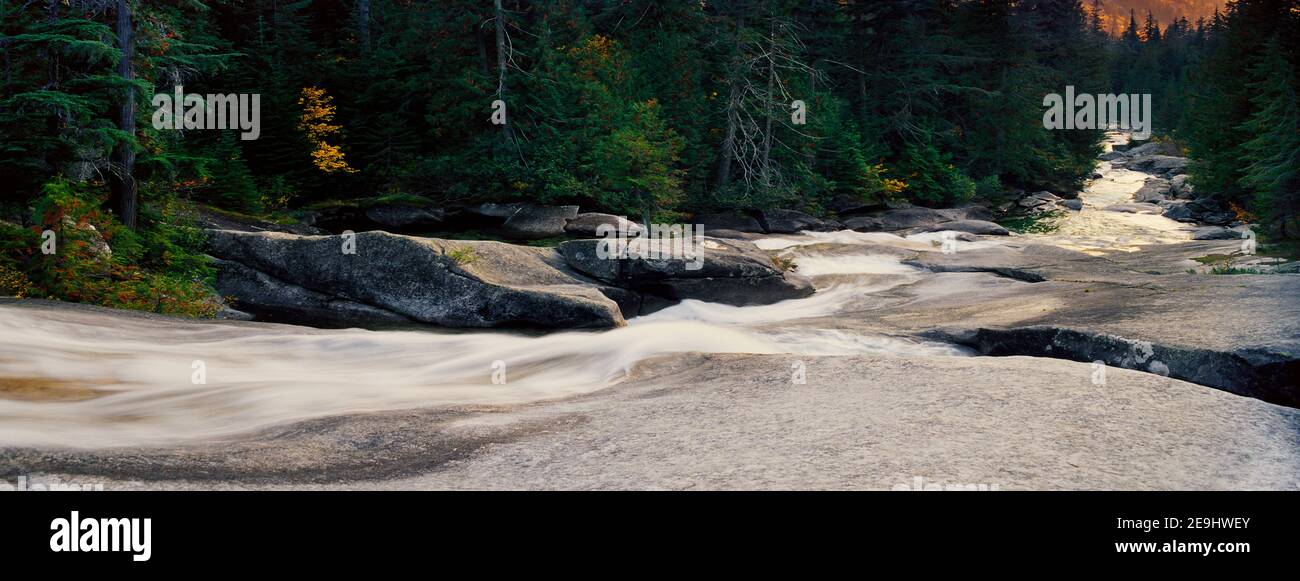 lion-creek-falls-banque-de-photographies-et-d-images-haute-r-solution