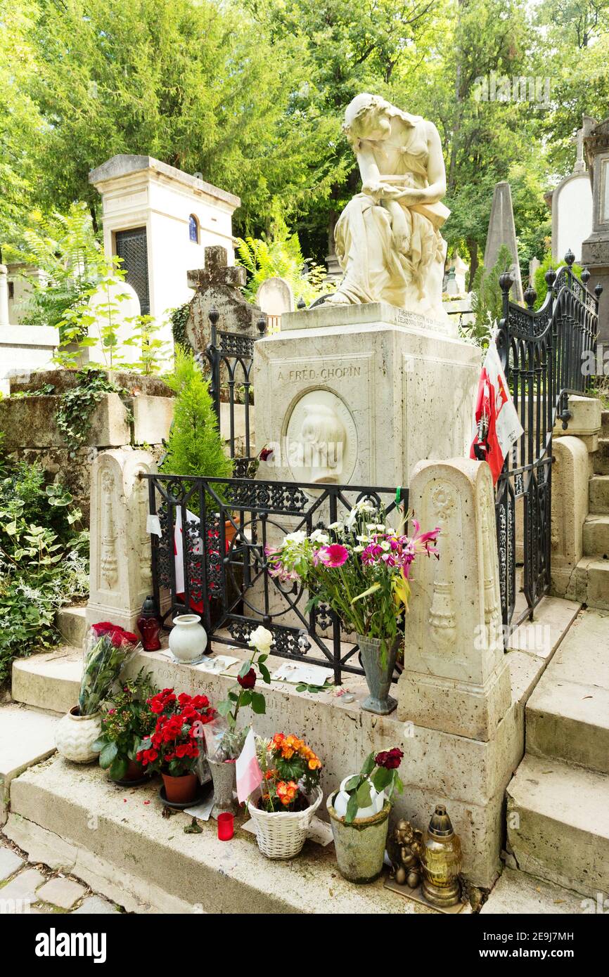 Paris, France la tombe de Frédéric Chopin au cimetière du Père Lachaise Photo Stock Alamy