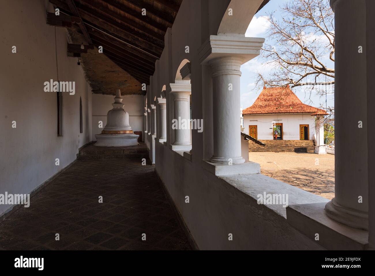 Architecture intérieure du temple à dambulla, Sri Lanka Banque D'Images
