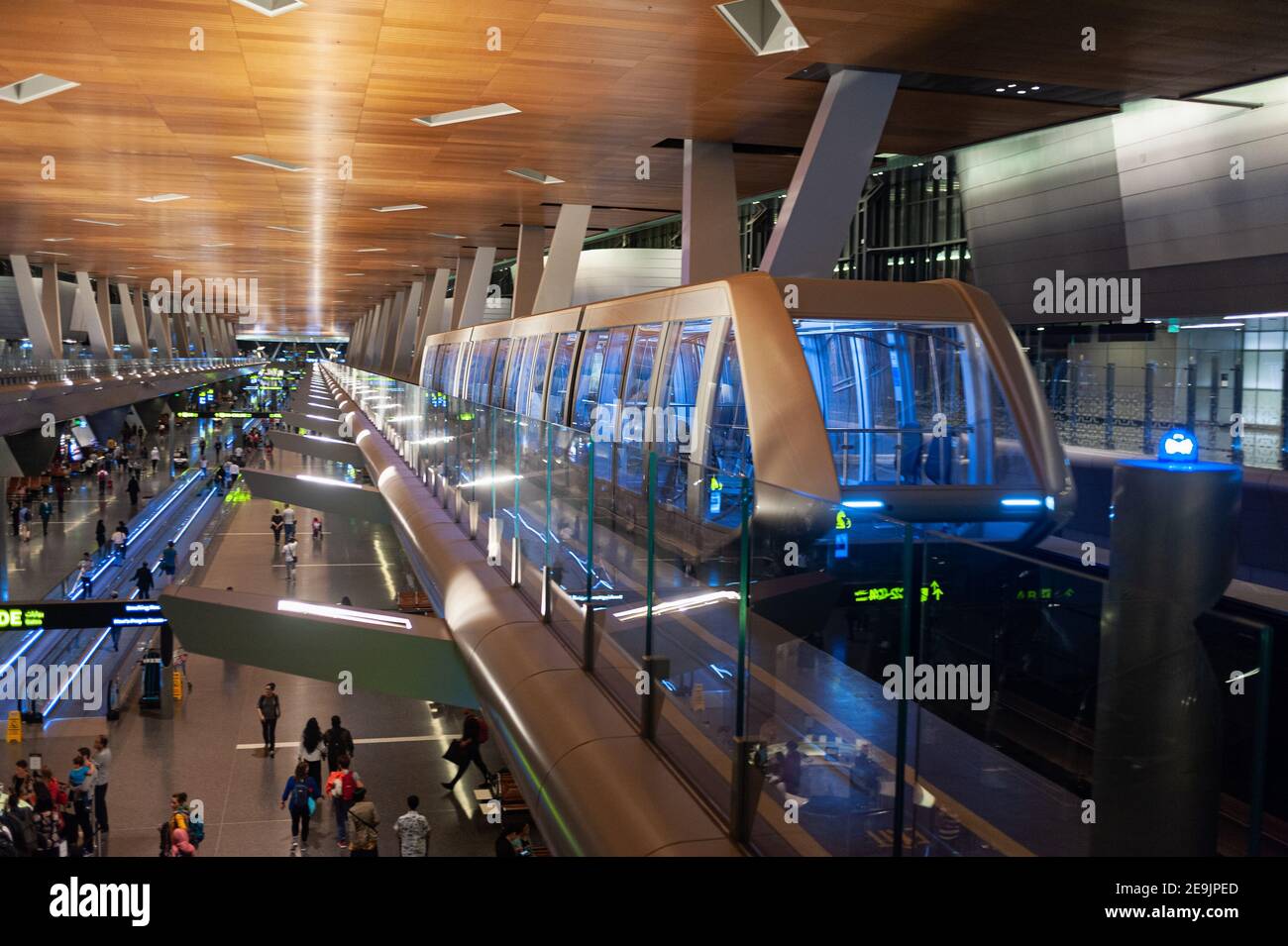 27.06.2019, Doha, Qatar, Asie - vue intérieure du nouvel aéroport international de Hamad avec navette. Banque D'Images