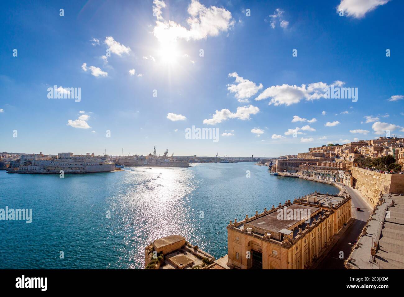 port principal de la valette, malte, dans un après-midi ensoleillé, des jardins du barrakka inférieur Banque D'Images